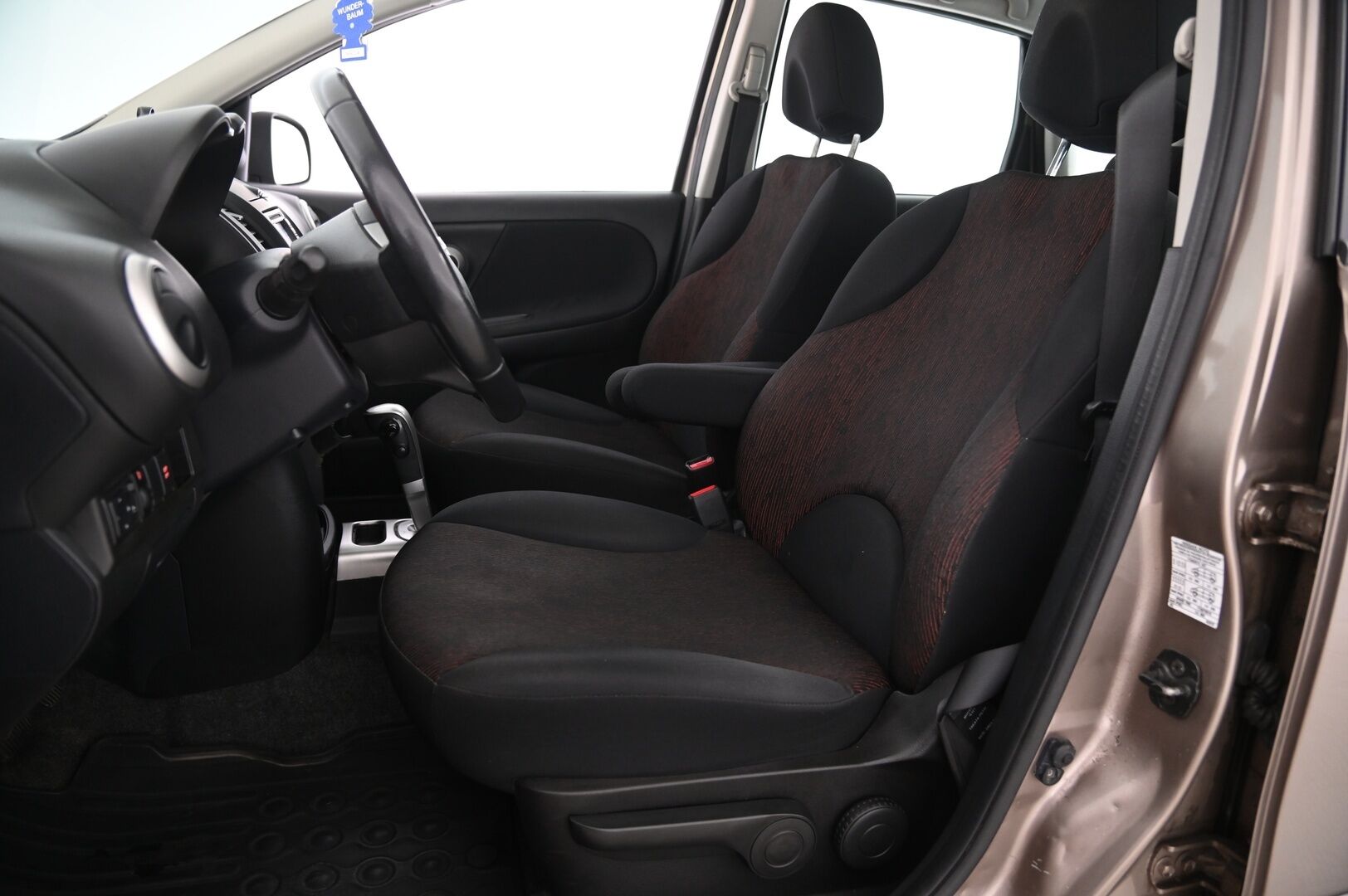 Nissan Note 2010 1,6 Acenta A/T ESP Connect FEB09 - Tämä auto myydään huutokaupat.com | Vakkari | BT | Navi | 2x renkaat