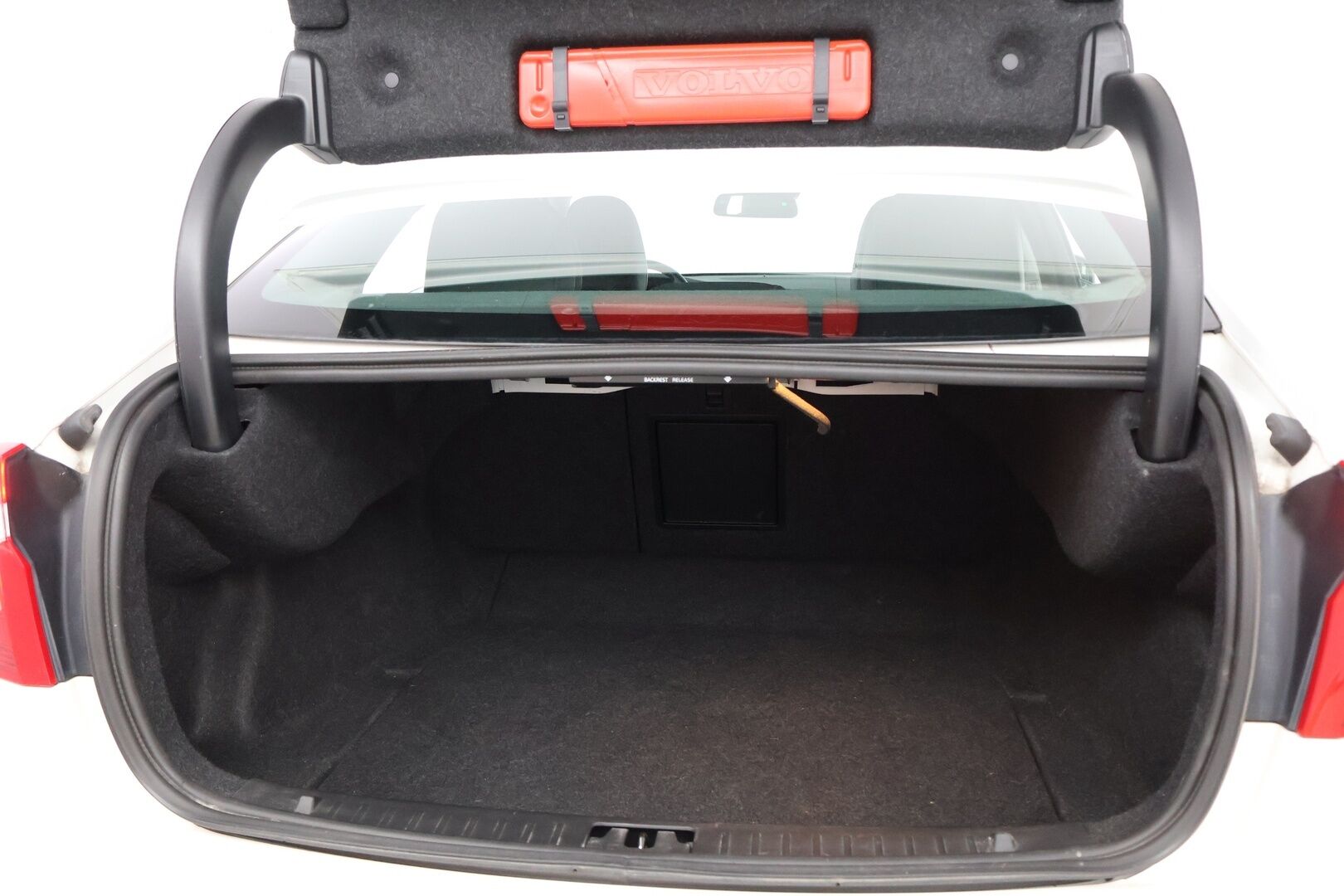 Volvo S60 2010 2,0T Summum Business aut - Suomiauto / Webasto / Peruutuskamera / High Performance Audio / Aktiiviset Xenon / Nahkasisusta / Upeasti huollettu!