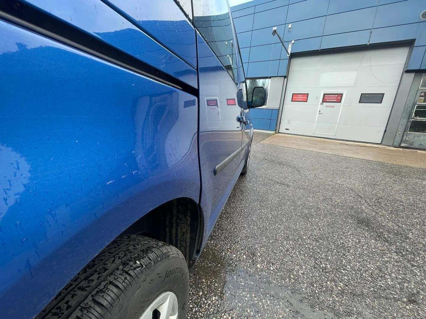 Volkswagen Caddy 2011 Trendline 1,2 TSI 77 kW bens. - | YritysOutlet - Myydään vain yrityksille | Suomi-auto | Vetokoukku | AUX | Lämmitettävät sivupeilit | Jakoketju vaihdettu 166tkm kohdalla |