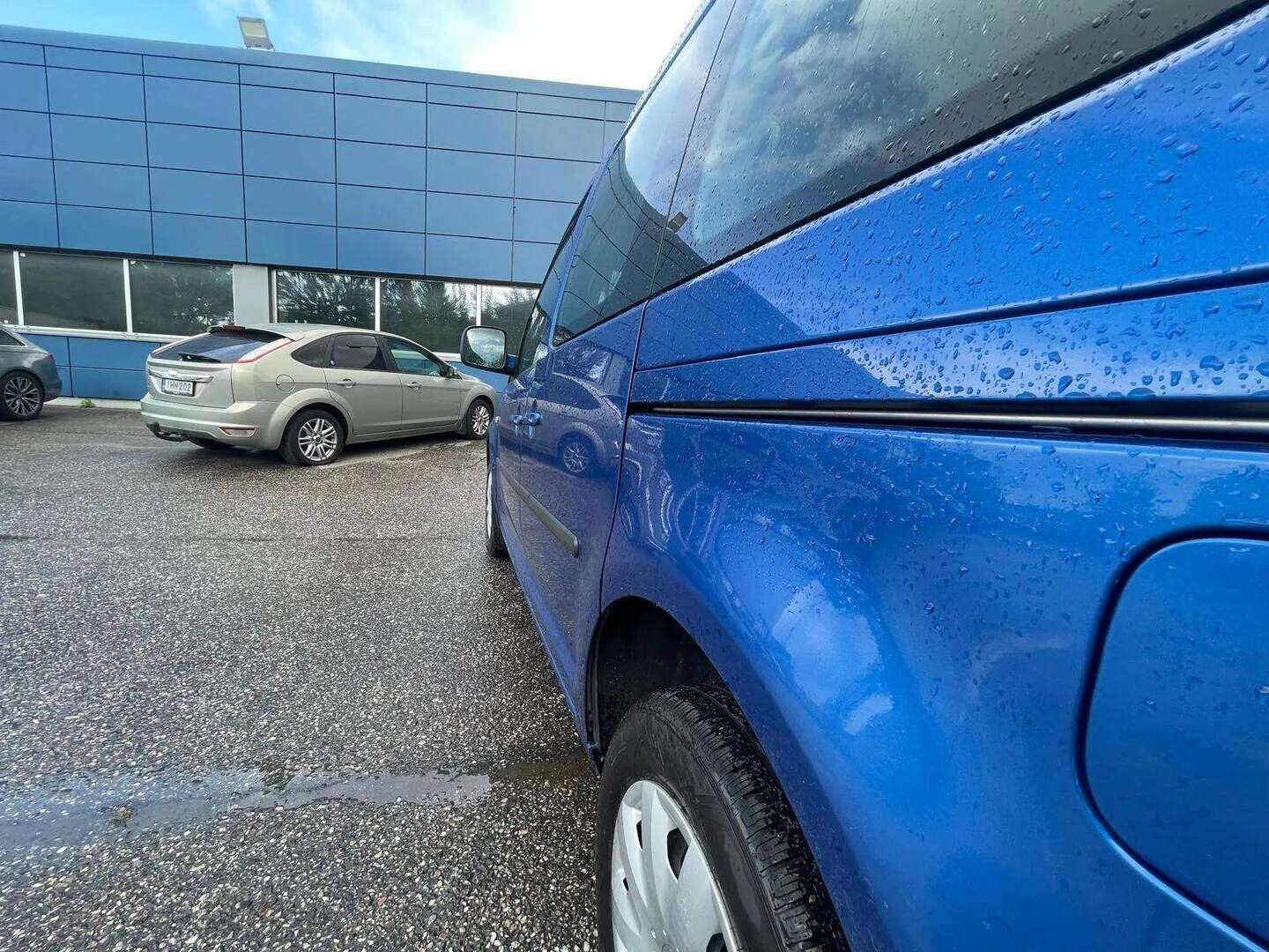 Volkswagen Caddy 2011 Trendline 1,2 TSI 77 kW bens. - | YritysOutlet - Myydään vain yrityksille | Suomi-auto | Vetokoukku | AUX | Lämmitettävät sivupeilit | Jakoketju vaihdettu 166tkm kohdalla |