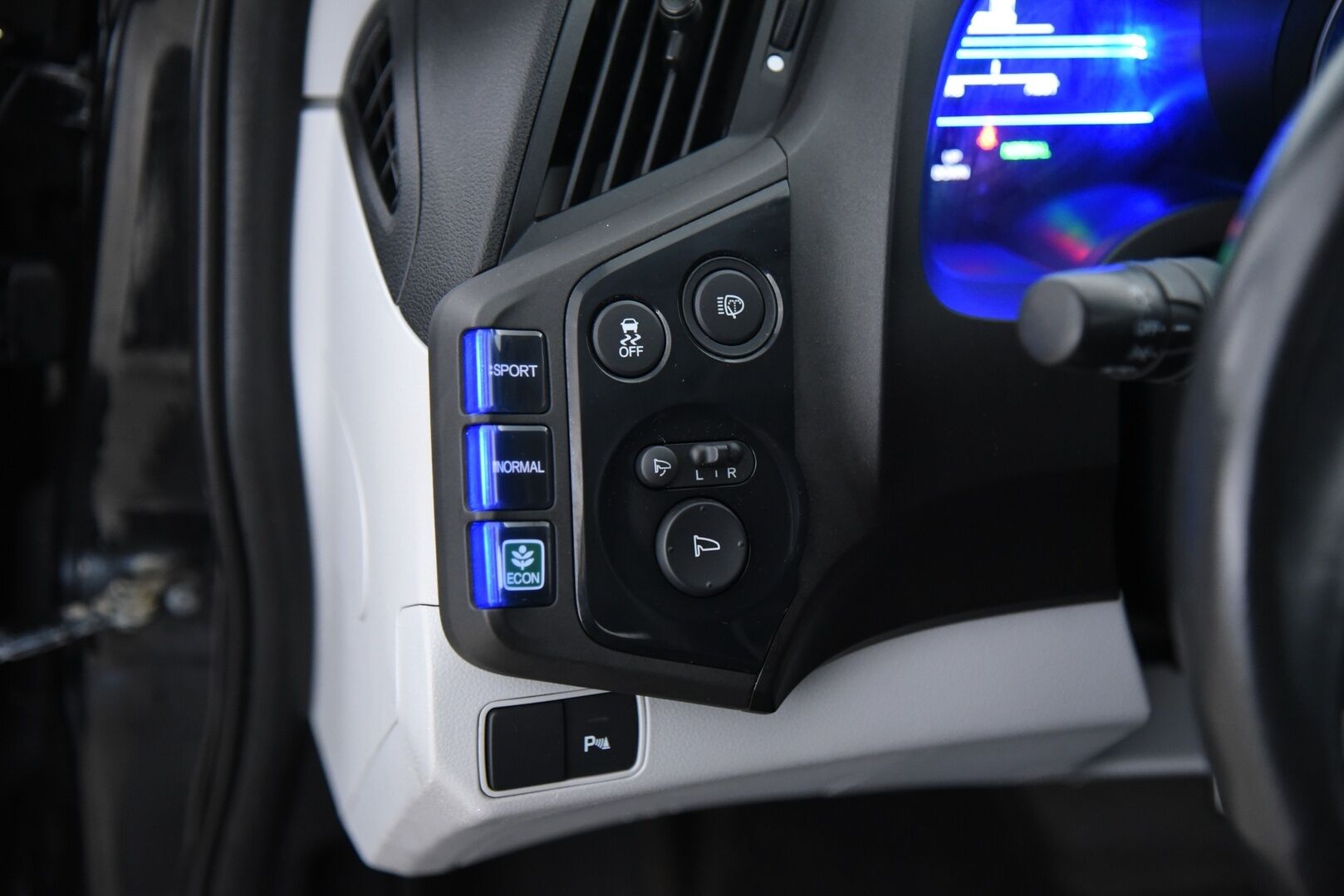 Honda CR-Z 2011 1,5 GT Business / Lohkolämmitin / Vakkari / Merkkiliikkeen huoltokirja! / 2. Om! / 2x Renkaat aluvantein / P. Tutka - Täydellinen merkkiliikkeen huoltohistoria!