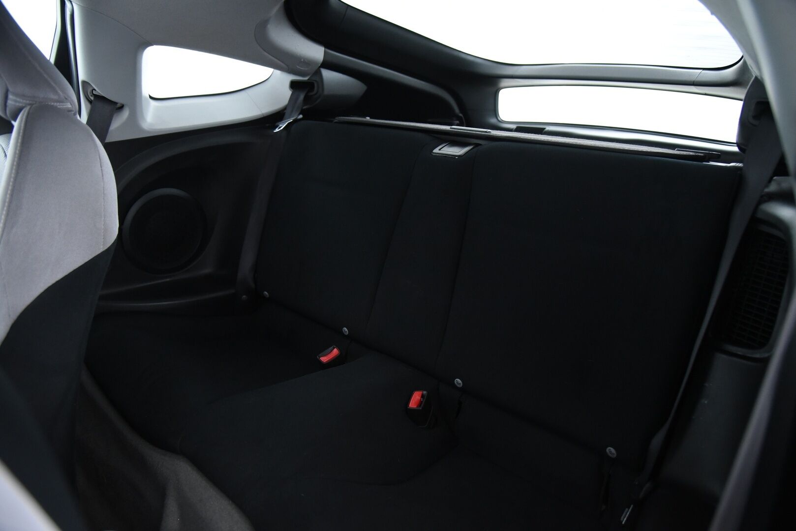 Honda CR-Z 2011 1,5 GT Business / Lohkolämmitin / Vakkari / Merkkiliikkeen huoltokirja! / 2. Om! / 2x Renkaat aluvantein / P. Tutka - Täydellinen merkkiliikkeen huoltohistoria!