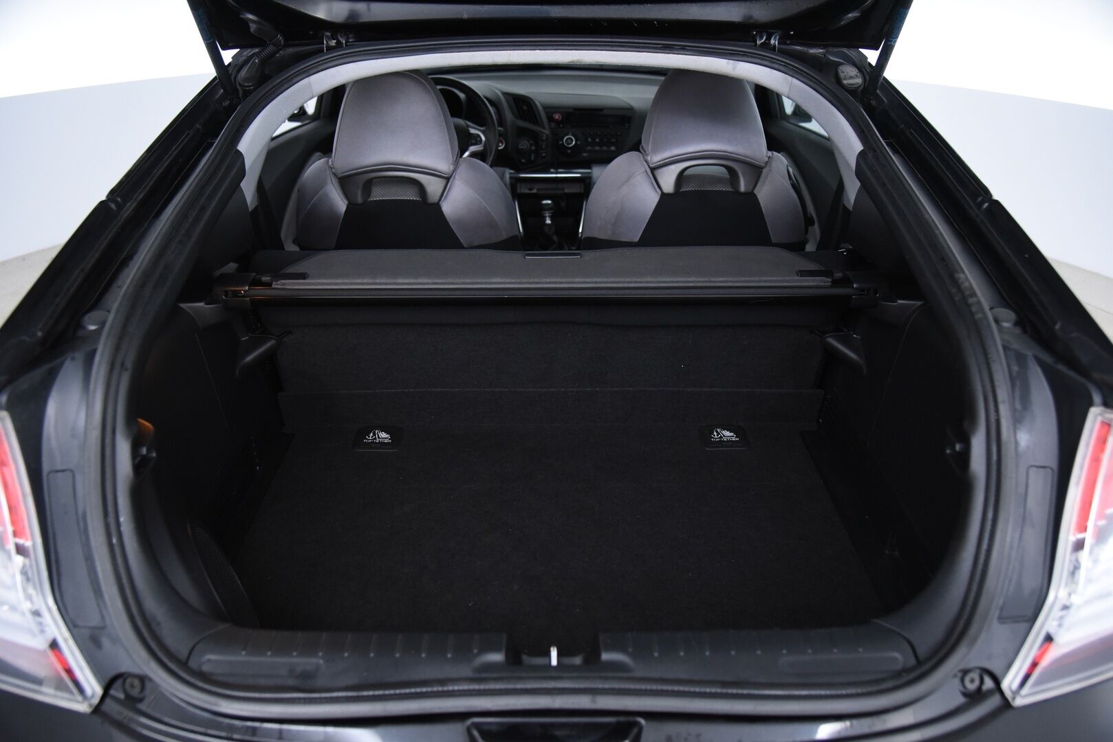 Honda CR-Z 2011 1,5 GT Business / Lohkolämmitin / Vakkari / Merkkiliikkeen huoltokirja! / 2. Om! / 2x Renkaat aluvantein / P. Tutka - Täydellinen merkkiliikkeen huoltohistoria!