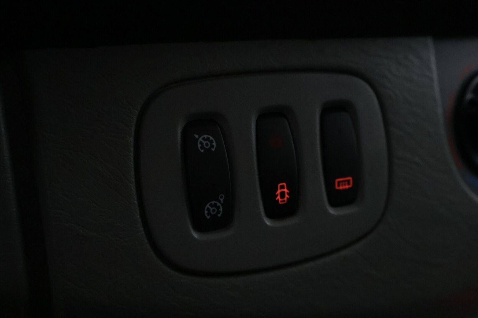 Opel Vivaro 2013 Van L2H1 2,0 CDTI 66kW MT6 *Webasto / Vakkari / Koukku / Nahkasisusta / Tutka* - YritysOutlet - Myydään vain yrityksille - – Tämä auto myydään YritysOutlet -valikoimasta vain yritykselle