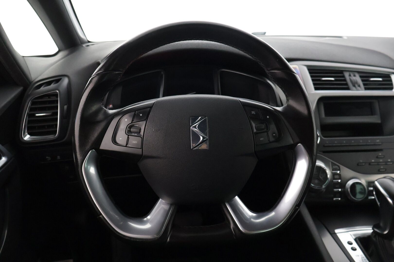 Citroen DS5 2012 HDi 163 So Chic Automaatti * Panoraama/ Tutkat / vakkari/lohko+sisälämmitin * - * Suomi-auto / Juuri vaihdettu jakohihna! / 2x renkaat ja vanteet *