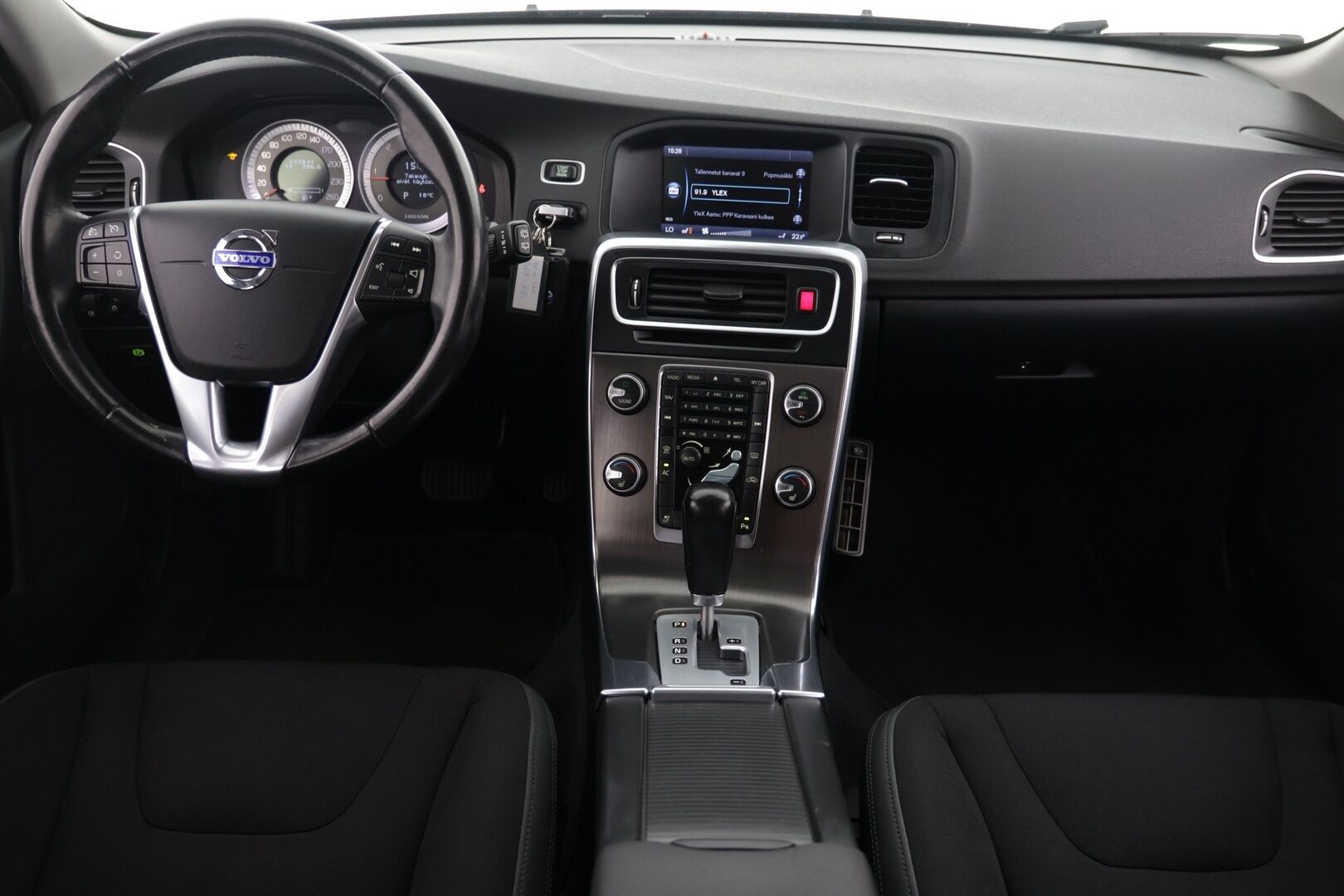 Volvo V60 2011 D5 Momentum aut - *Hyvin pidetty /Aito ehta D5 legenda Ruotsin rauta / Adblue vapaa!*