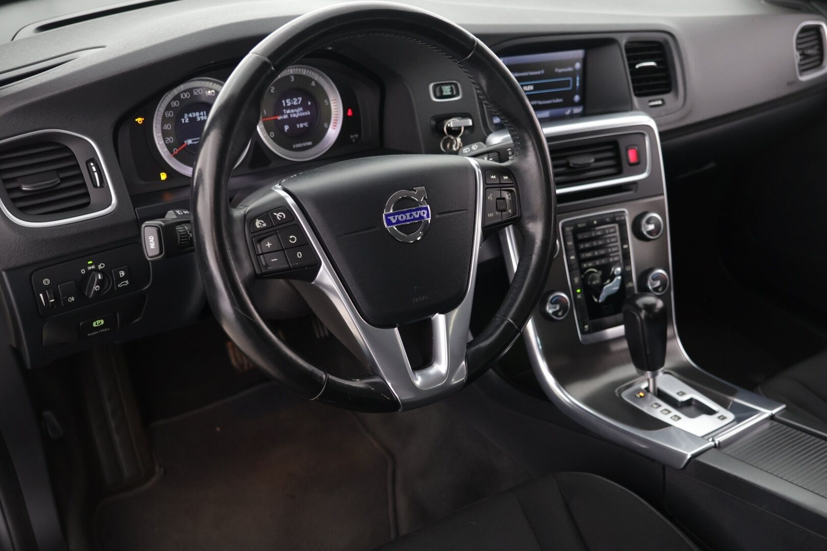 Volvo V60 2011 D5 Momentum aut - *Hyvin pidetty /Aito ehta D5 legenda Ruotsin rauta / Adblue vapaa!*
