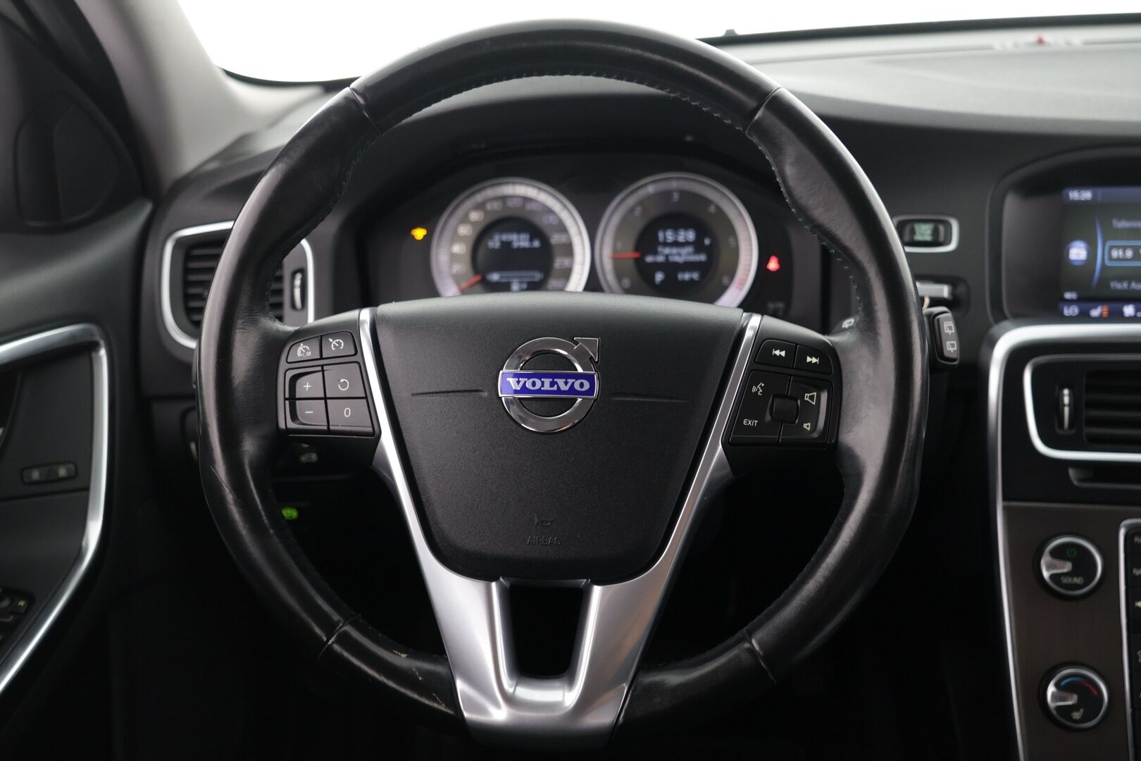 Volvo V60 2011 D5 Momentum aut - *Hyvin pidetty /Aito ehta D5 legenda Ruotsin rauta / Adblue vapaa!*