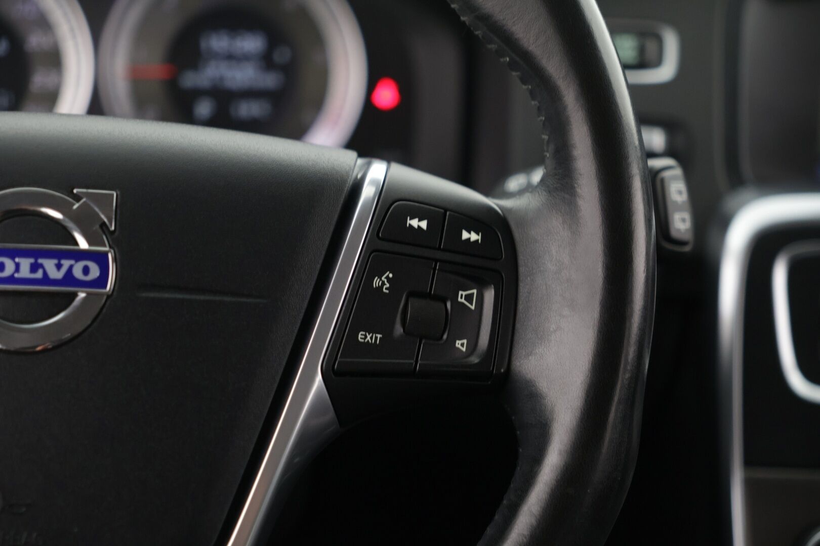 Volvo V60 2011 D5 Momentum aut - *Hyvin pidetty /Aito ehta D5 legenda Ruotsin rauta / Adblue vapaa!*
