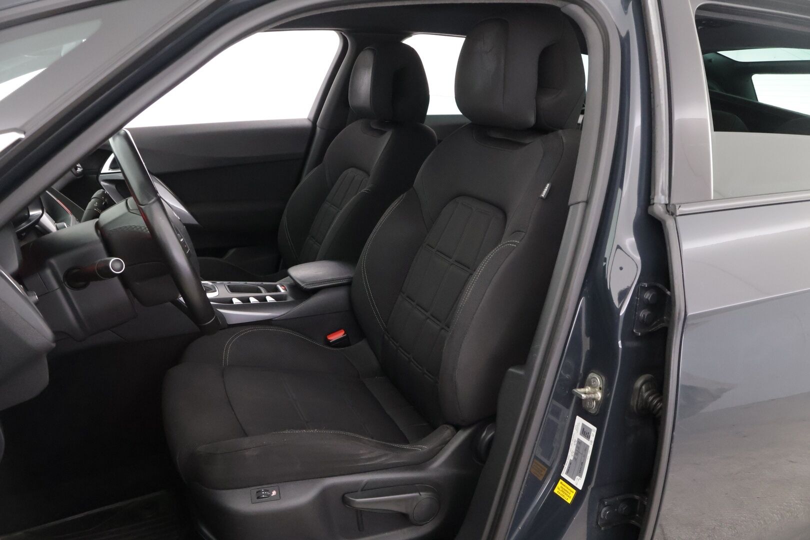 Citroen DS5 2013 THP 156 Chic Automaatti *Myydään Huutokaupat.com* - *Pitkä leima 03.2026 / viimeisin huolto 03.2025*