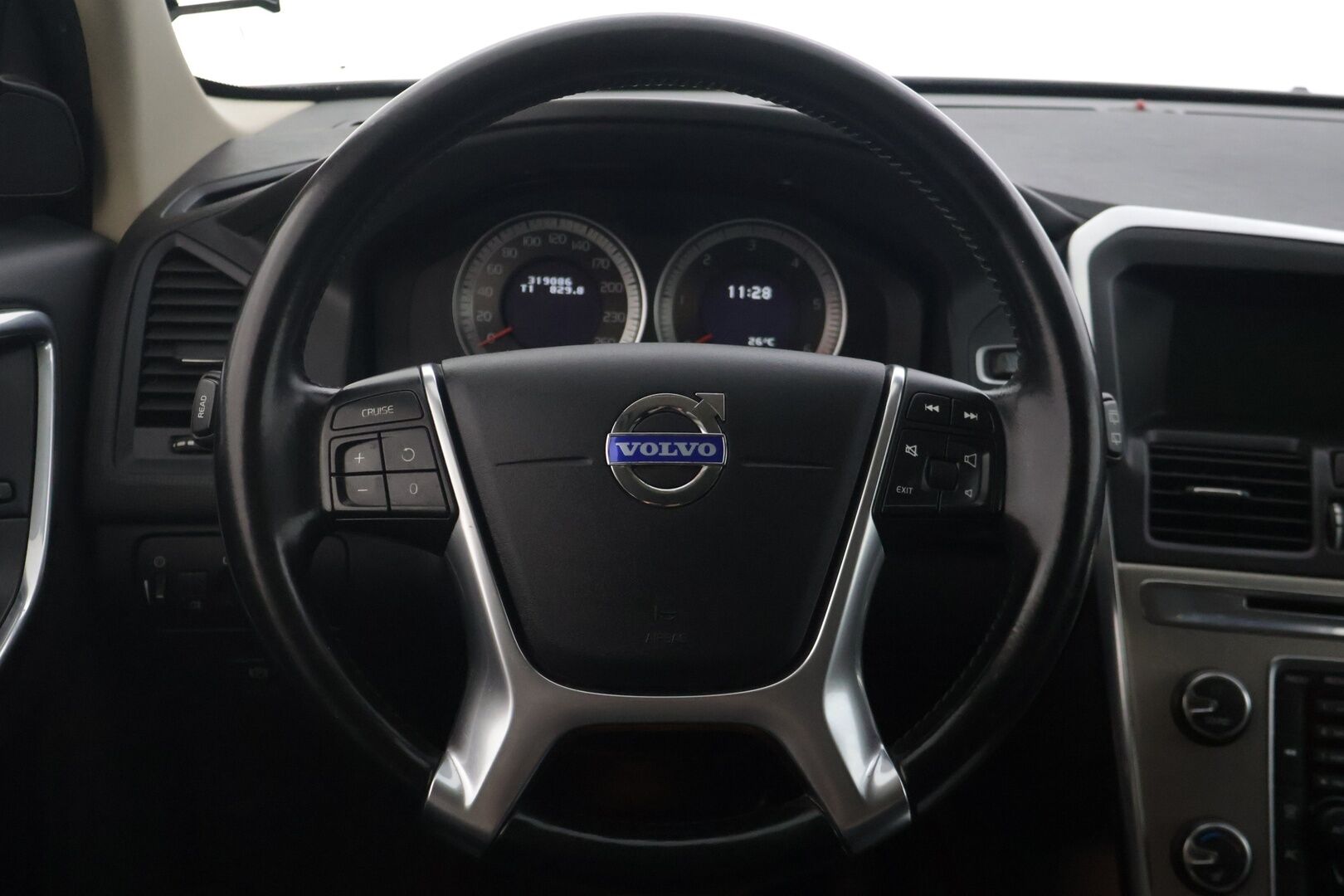 Volvo XC60 2012 D3 AWD Summum aut - | Nahkasisusta | Webasto | Sadetunnistin | Vetokoukku | Sähkösäätöinen muistipenkki kuljettajalla | High Performance -äänentoisto |