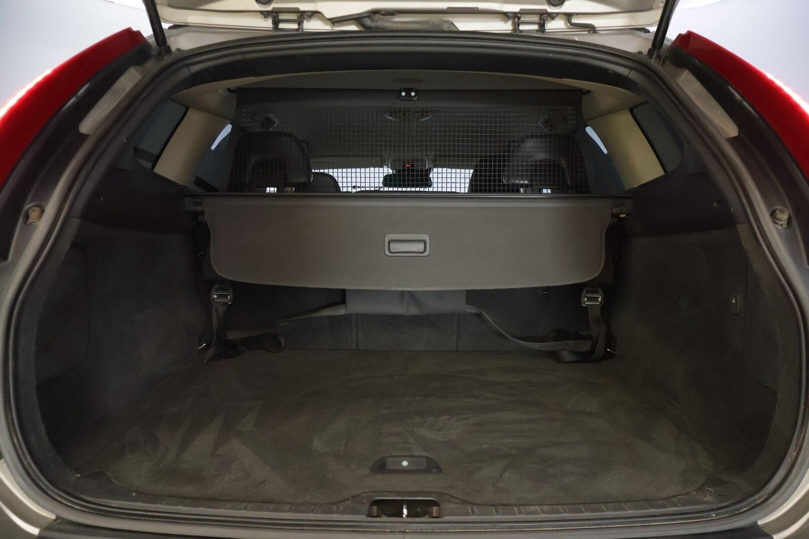 Volvo XC60 2012 D3 AWD Summum aut - | Nahkasisusta | Webasto | Sadetunnistin | Vetokoukku | Sähkösäätöinen muistipenkki kuljettajalla | High Performance -äänentoisto |