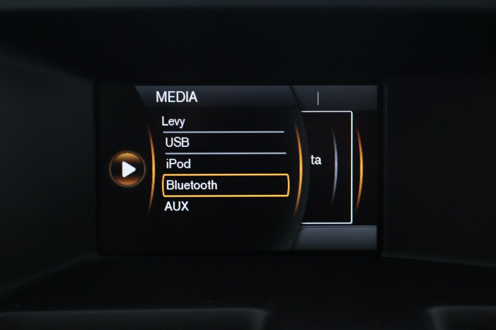 Volvo XC60 2012 D3 AWD Summum aut - | Nahkasisusta | Webasto | Sadetunnistin | Vetokoukku | Sähkösäätöinen muistipenkki kuljettajalla | High Performance -äänentoisto |