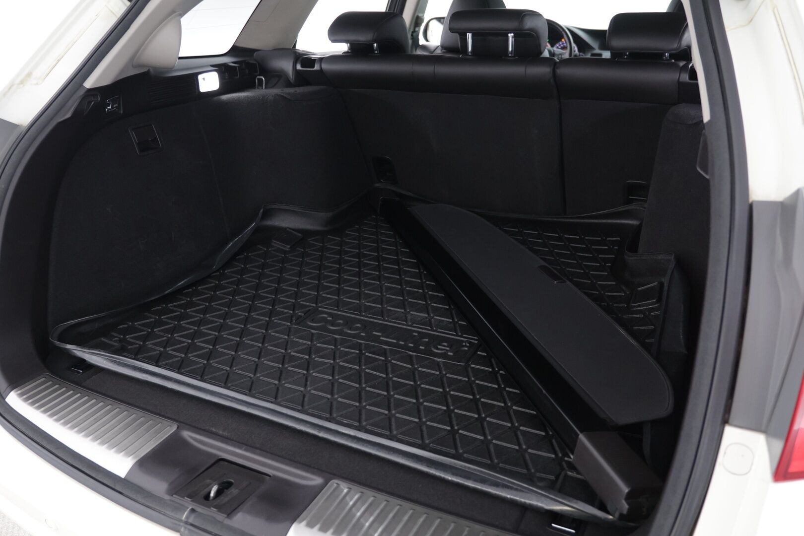 Honda Accord 2013 Tourer DSL 2,2 i-DTEC Executive Business * Nahkapenkit muistilla / Kattoluukku / Kahdet hyväkuntoiset renkaat * - Huippu varusteet / Hyvin pidetty / Laatu farmari! - HULLUT AVAJAISHULINAT KORKOTARJOUS 3,29 %