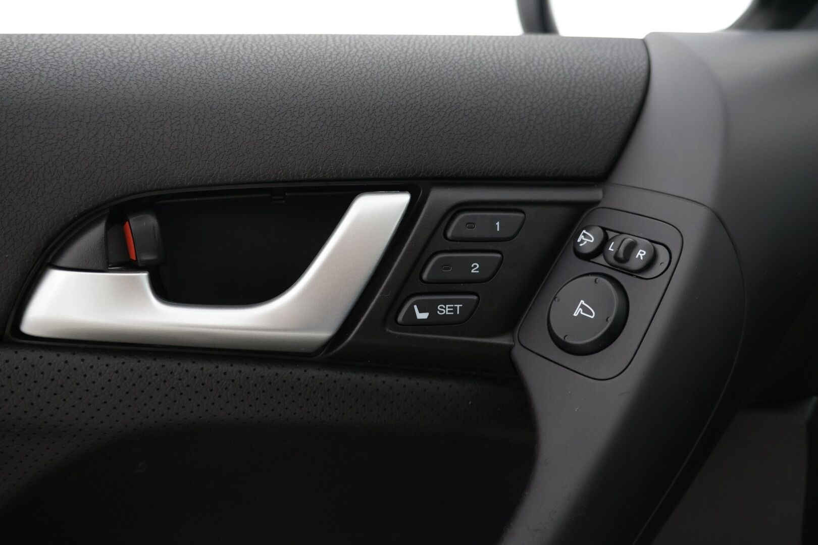 Honda Accord 2013 Tourer DSL 2,2 i-DTEC Executive Business * Nahkapenkit muistilla / Kattoluukku / Kahdet hyväkuntoiset renkaat * - Huippu varusteet / Hyvin pidetty / Laatu farmari! - HULLUT AVAJAISHULINAT KORKOTARJOUS 3,29 %