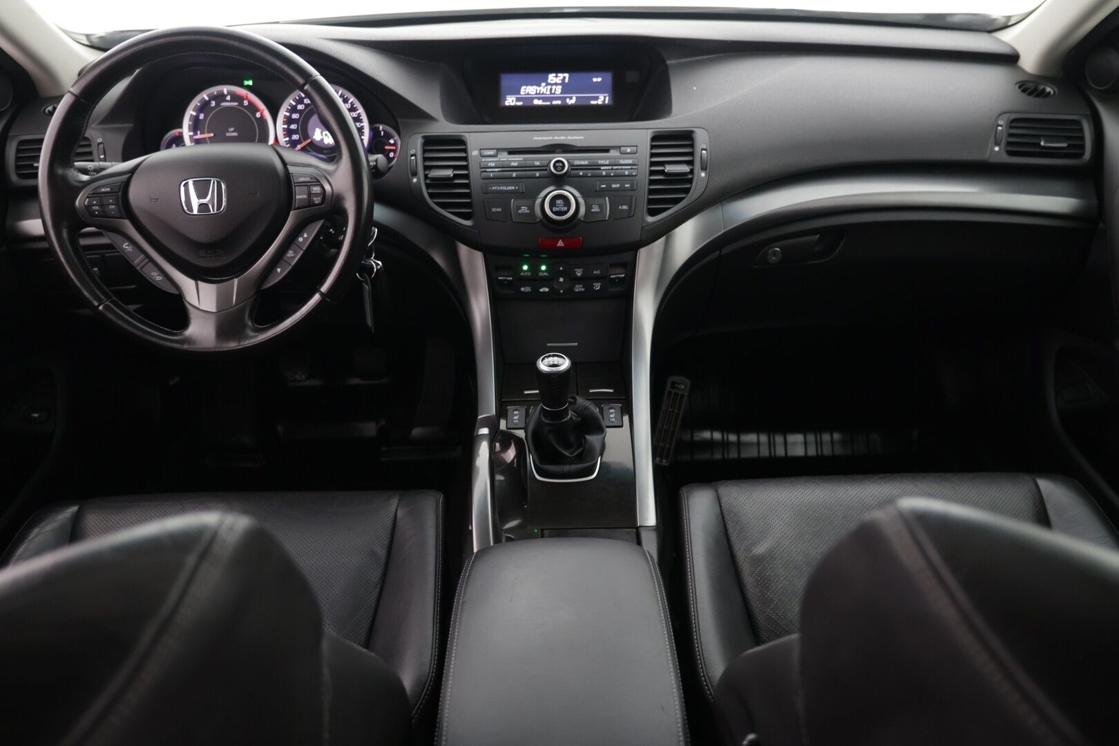 Honda Accord 2013 Tourer DSL 2,2 i-DTEC Executive Business * Nahkapenkit muistilla / Kattoluukku / Kahdet hyväkuntoiset renkaat * - Huippu varusteet / Hyvin pidetty / Laatu farmari! - HULLUT AVAJAISHULINAT KORKOTARJOUS 3,29 %