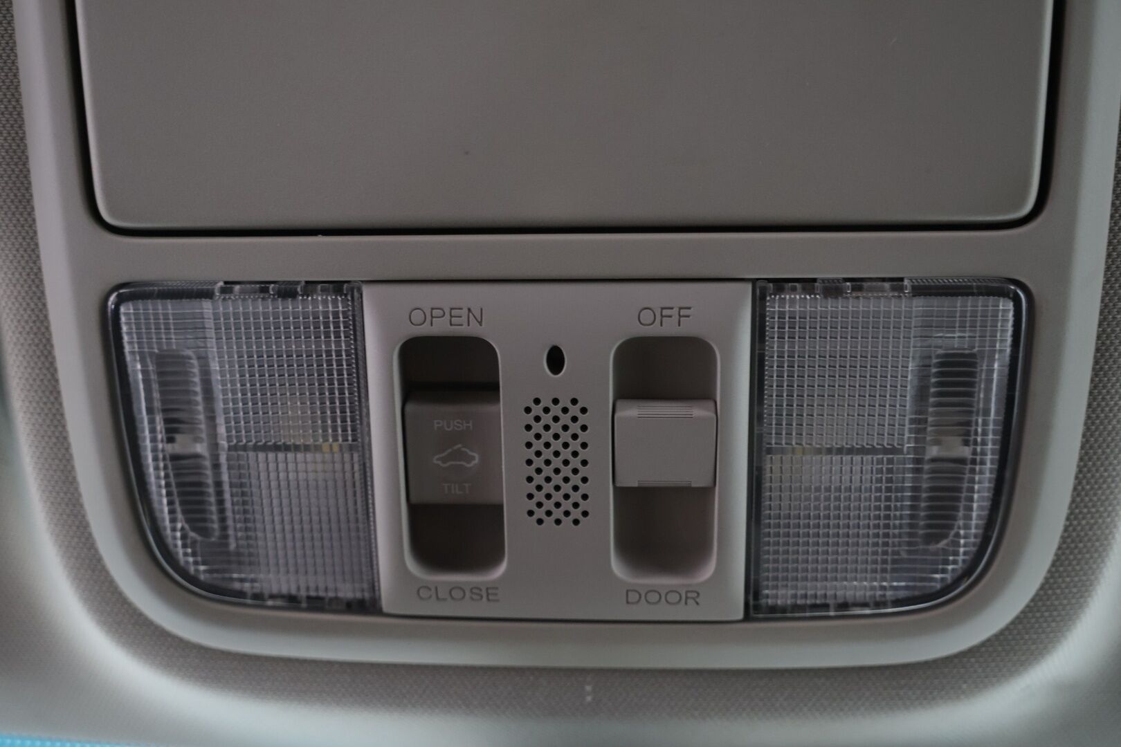 Honda Accord 2013 Tourer DSL 2,2 i-DTEC Executive Business * Nahkapenkit muistilla / Kattoluukku / Kahdet hyväkuntoiset renkaat * - Huippu varusteet / Hyvin pidetty / Laatu farmari! - HULLUT AVAJAISHULINAT KORKOTARJOUS 3,29 %