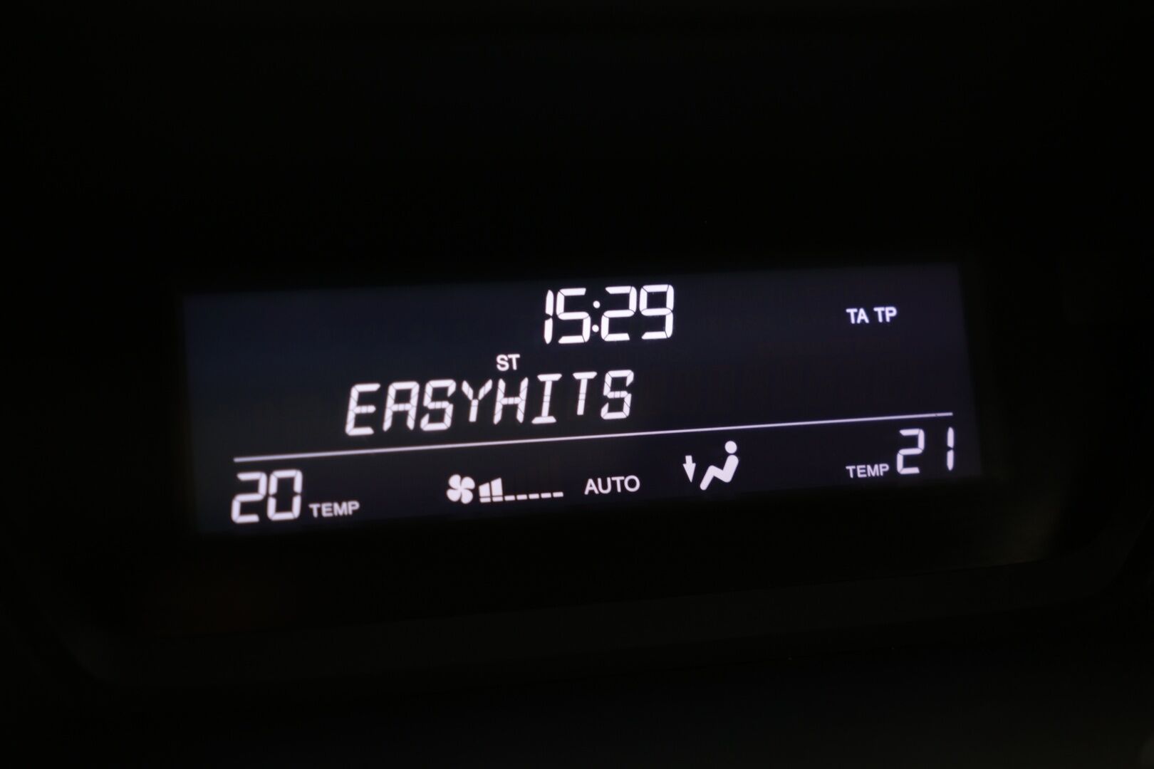 Honda Accord 2013 Tourer DSL 2,2 i-DTEC Executive Business * Nahkapenkit muistilla / Kattoluukku / Kahdet hyväkuntoiset renkaat * - Huippu varusteet / Hyvin pidetty / Laatu farmari! - HULLUT AVAJAISHULINAT KORKOTARJOUS 3,29 %