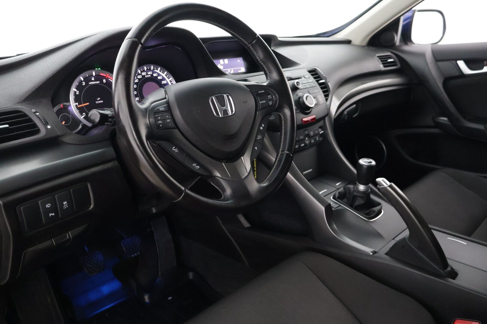 Honda Accord 2013 Tourer DSL 2,2 i-DTEC Lifestyle * / Suomi-auto / Vetokoukku / Vakkari / Tutkat / Lohko / Kattokaiteet / Sähköluukku / * - Hyvin pidetty sekä aina merkillä huollettu suomi-auto