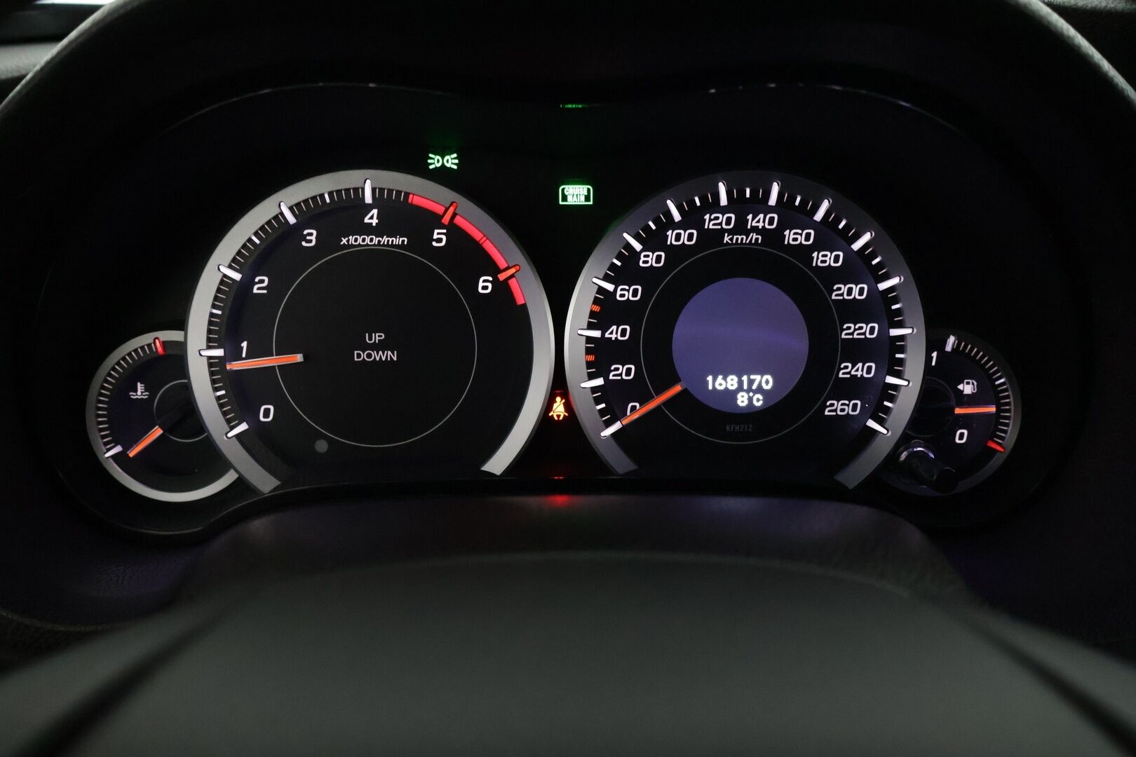 Honda Accord 2013 Tourer DSL 2,2 i-DTEC Lifestyle * / Suomi-auto / Vetokoukku / Vakkari / Tutkat / Lohko / Kattokaiteet / Sähköluukku / * - Merkillä huollettu hyvin pidetty suomi-auto / Juuri katsastettu