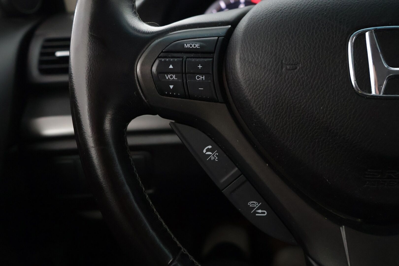 Honda Accord 2013 Tourer DSL 2,2 i-DTEC Lifestyle * / Suomi-auto / Vetokoukku / Vakkari / Tutkat / Lohko / Kattokaiteet / Sähköluukku / * - Hyvin pidetty sekä aina merkillä huollettu suomi-auto