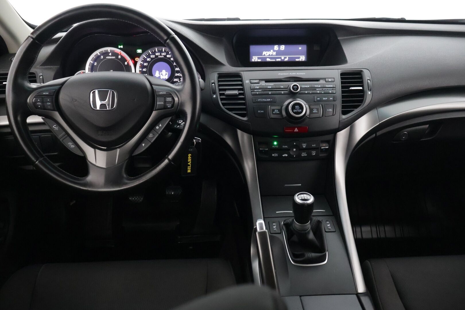 Honda Accord 2013 Tourer DSL 2,2 i-DTEC Lifestyle * / Suomi-auto / Vetokoukku / Vakkari / Tutkat / Lohko / Kattokaiteet / Sähköluukku / * - Hyvin pidetty sekä aina merkillä huollettu suomi-auto