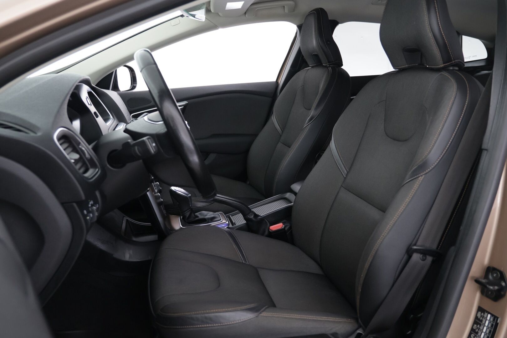 Volvo V40 Cross Country 2013 D3 Momentum aut - Ei AD-blue | Lohko | P.kamera | Xenon