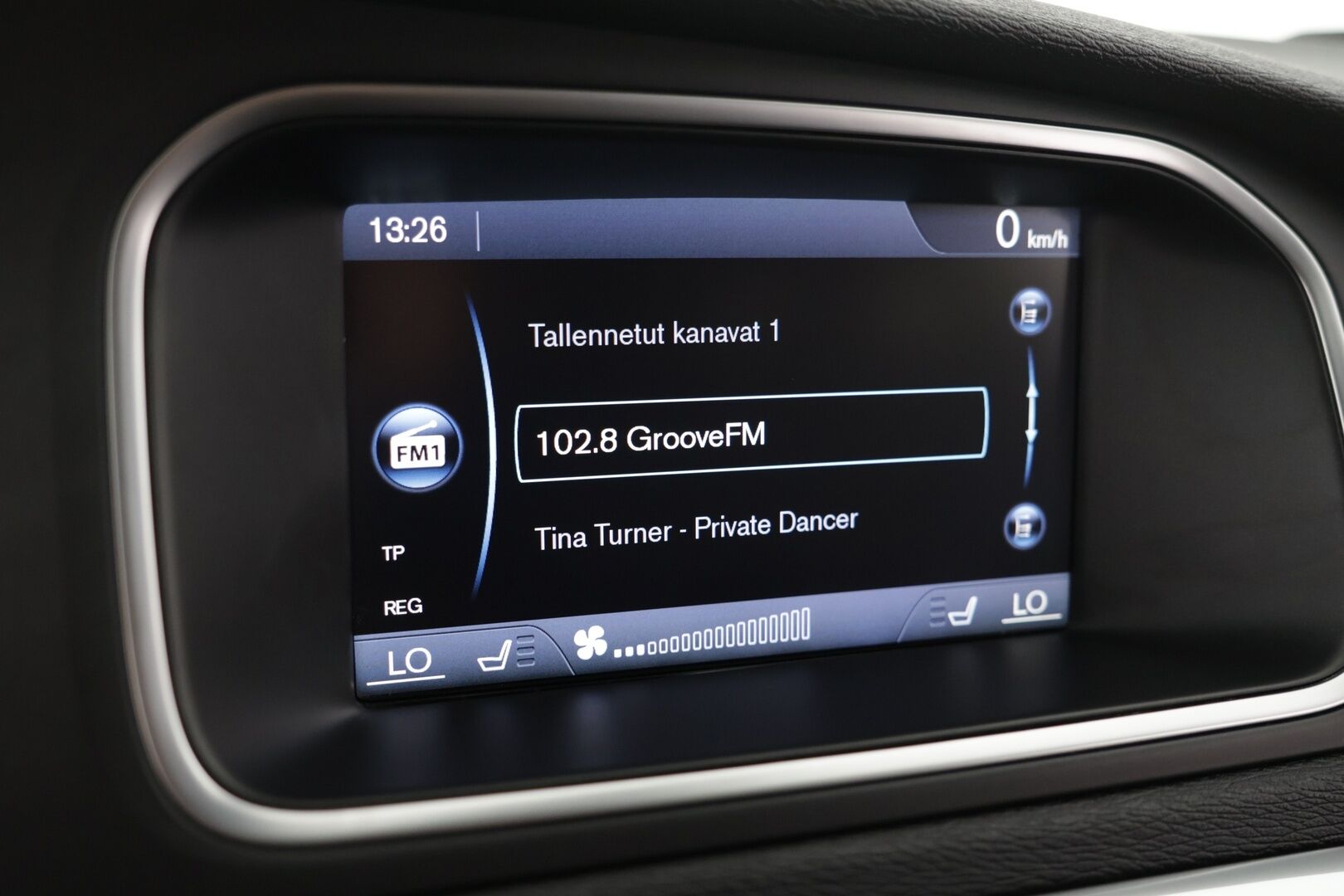 Volvo V40 Cross Country 2013 D3 Momentum aut - Ei AD-blue | Lohko | P.kamera | Xenon