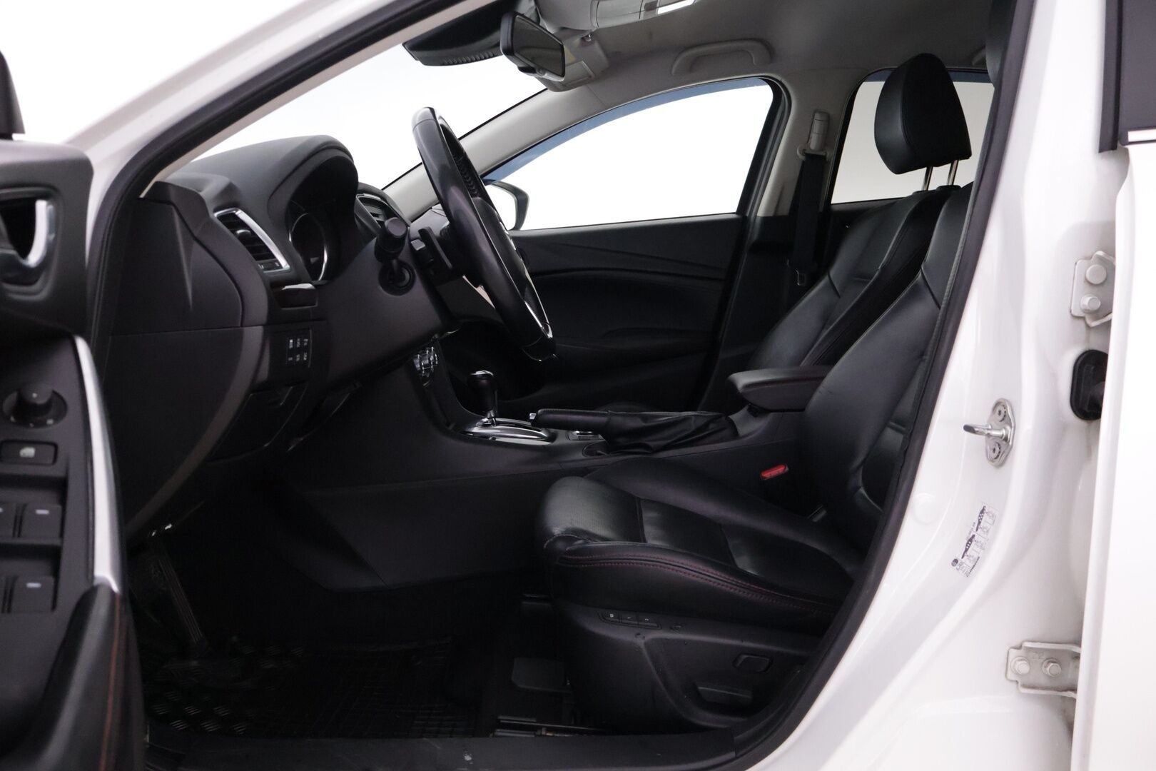 Mazda 6 2013 Sedan 2,5 SKYACTIV-G Luxury 6AT 4ov SD1 * ACC / BOSE / Muistipenkit / Navi / Nahat / Koukku* - Hyvin huollettu / Huippuvarusteet - HULLUT AVAJAISHULINAT KORKOTARJOUS 3,29 %