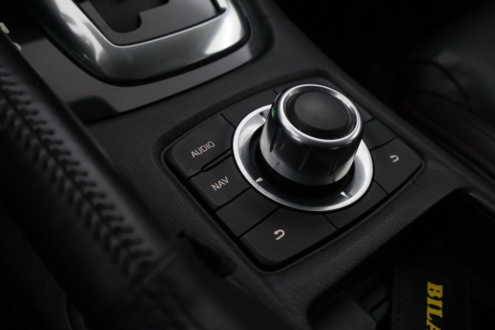 Mazda 6 2013 Sedan 2,5 SKYACTIV-G Luxury 6AT 4ov SD1 * ACC / BOSE / Muistipenkit / Navi / Nahat / Koukku* - Hyvin huollettu / Huippuvarusteet