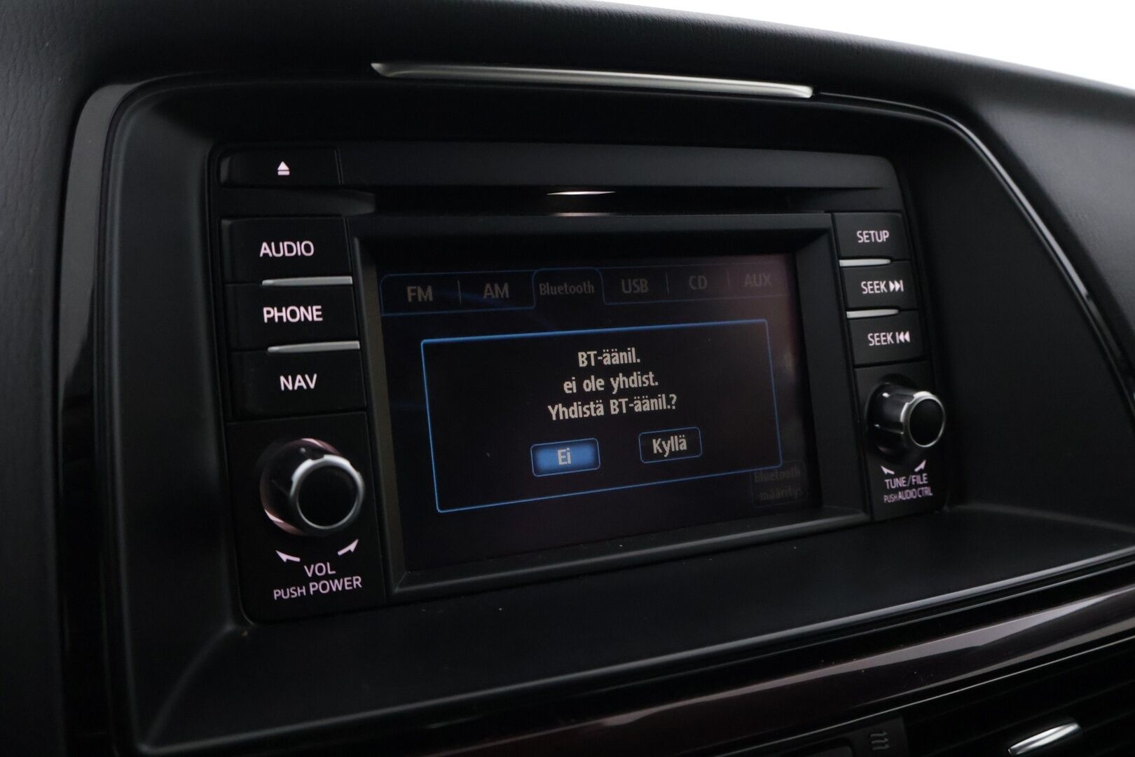 Mazda 6 2013 Sedan 2,5 SKYACTIV-G Luxury 6AT 4ov SD1 * ACC / BOSE / Muistipenkit / Navi / Nahat / Koukku* - Hyvin huollettu / Huippuvarusteet