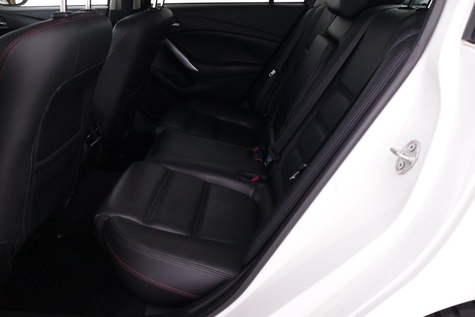 Mazda 6 2013 Sedan 2,5 SKYACTIV-G Luxury 6AT 4ov SD1 * ACC / BOSE / Muistipenkit / Navi / Nahat / Koukku* - Hyvin huollettu / Huippuvarusteet - HULLUT AVAJAISHULINAT KORKOTARJOUS 3,29 %