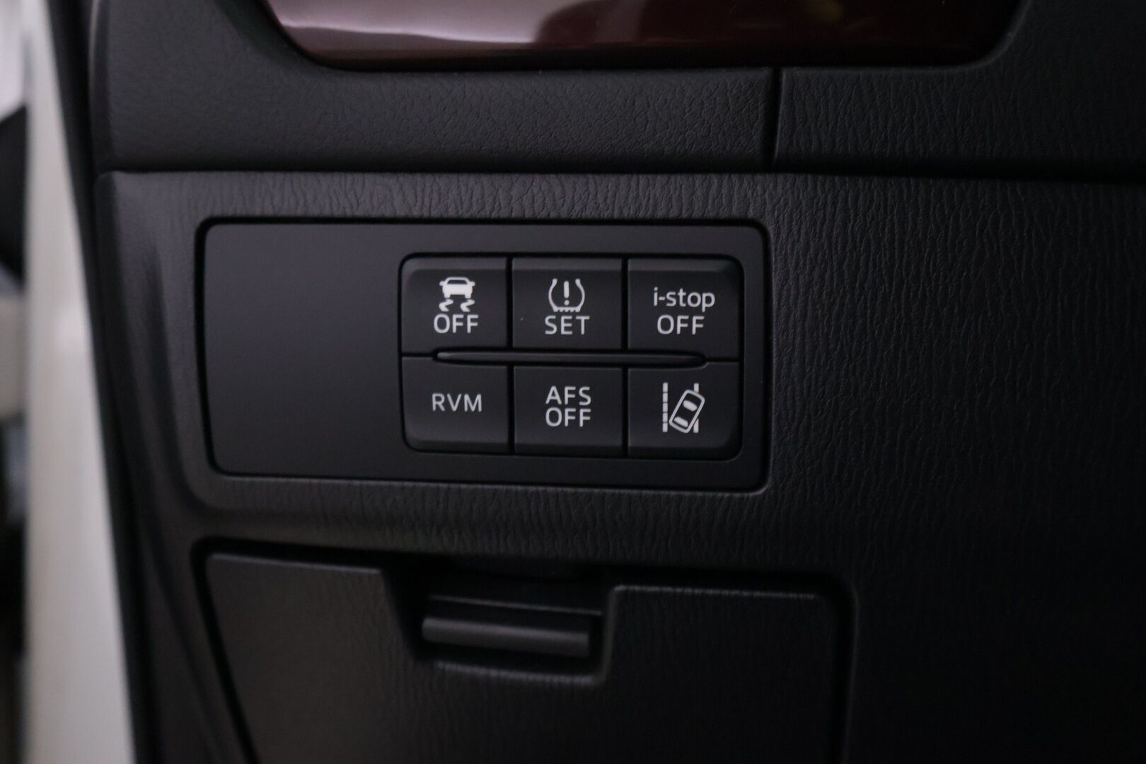 Mazda 6 2013 Sedan 2,5 SKYACTIV-G Luxury 6AT 4ov SD1 * ACC / BOSE / Muistipenkit / Navi / Nahat / Koukku* - Hyvin huollettu / Huippuvarusteet