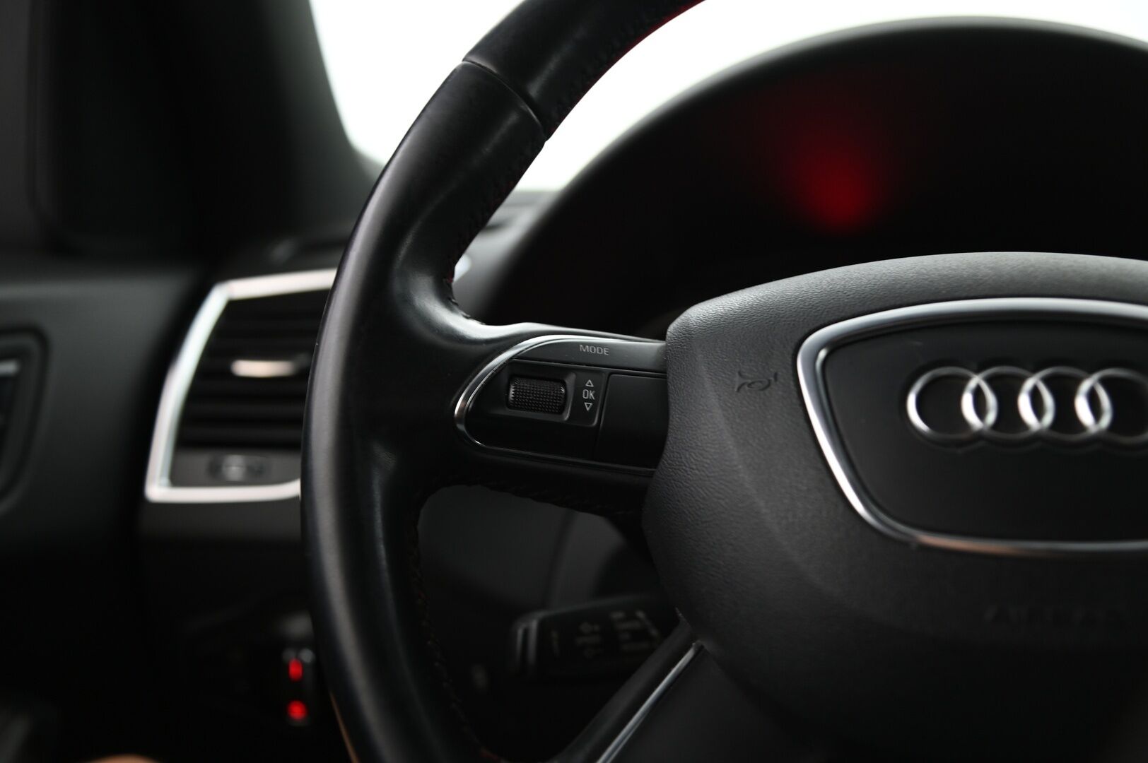 Audi Q5 2013 ffroad Business 2,0 TDI 130 kW quattro S tronic *Myydään huutokaupat.com*