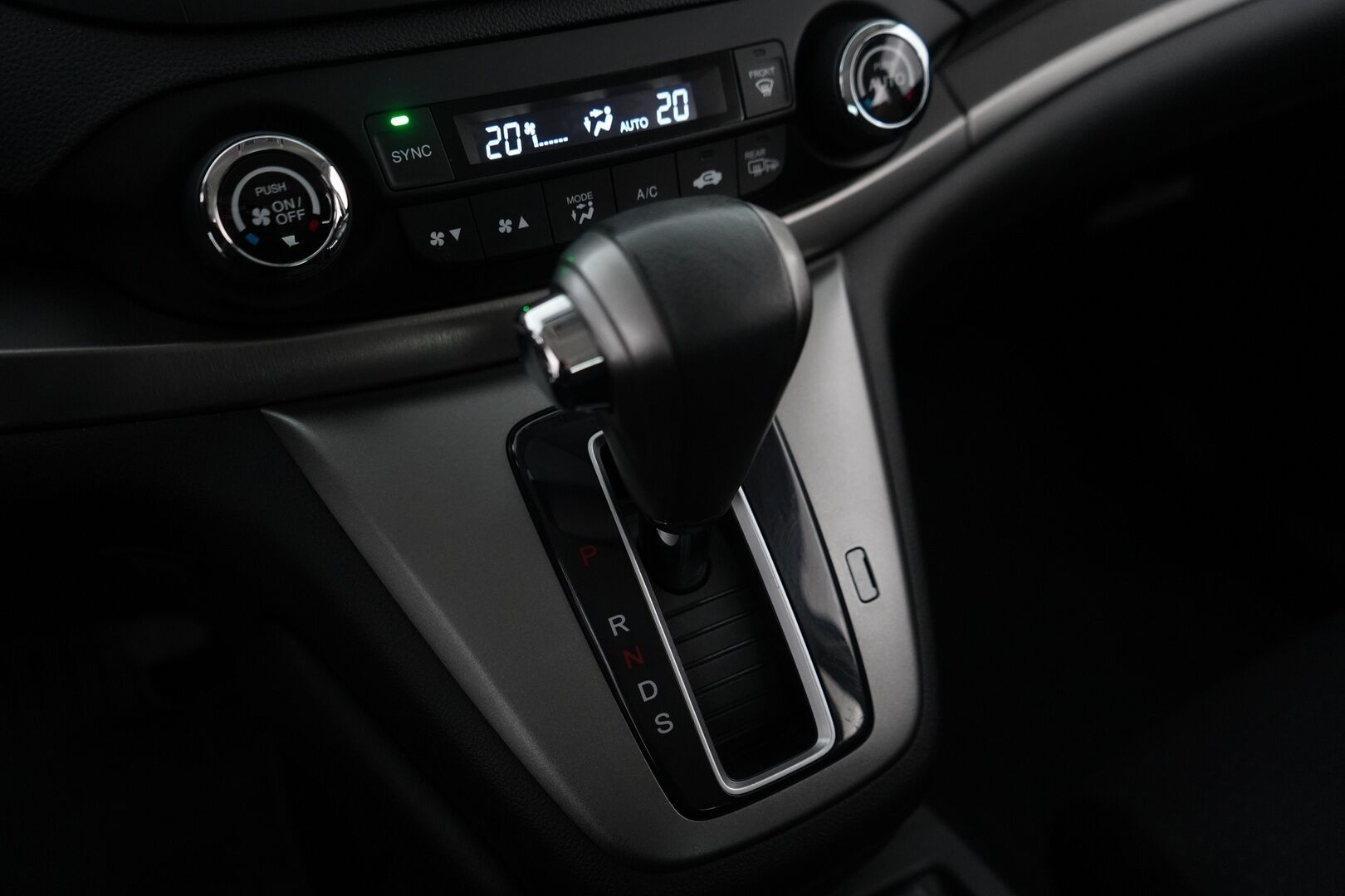 Honda CR-V 2013 Elegance AT *Lohko+sisä / Kamera / Koukku / Vakionopeudensäädin* - KATSO MIHIN HINTAAN! / Viimeisin huolto 193tkm / Suomi-auto / Kahdet OEM Vanteet