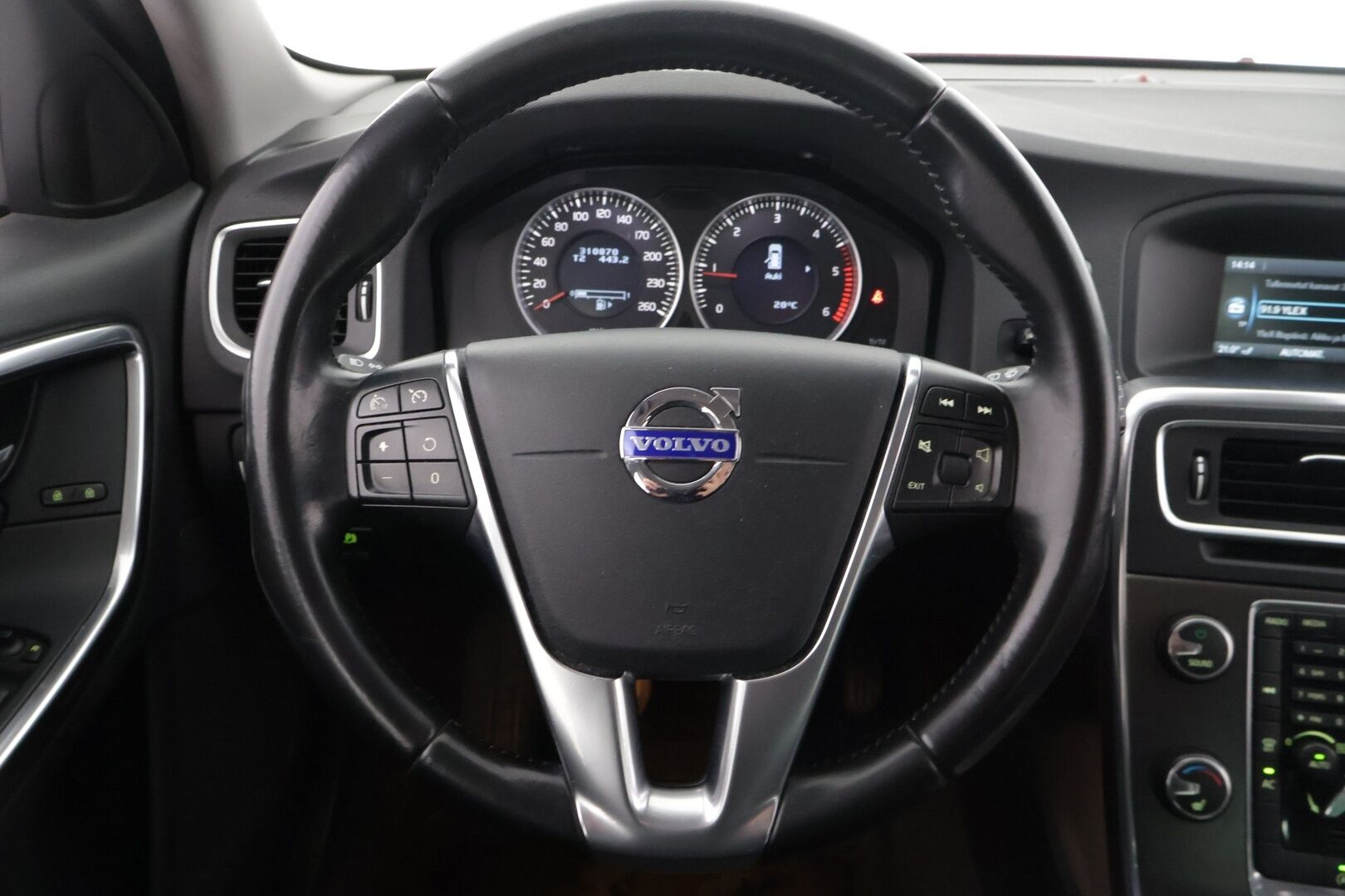 Volvo V60 2013 D2 Momentum Business *HUUTOKAUPATCOM* - *MYYDÄÄN HUUTOKAUPAT.COM*