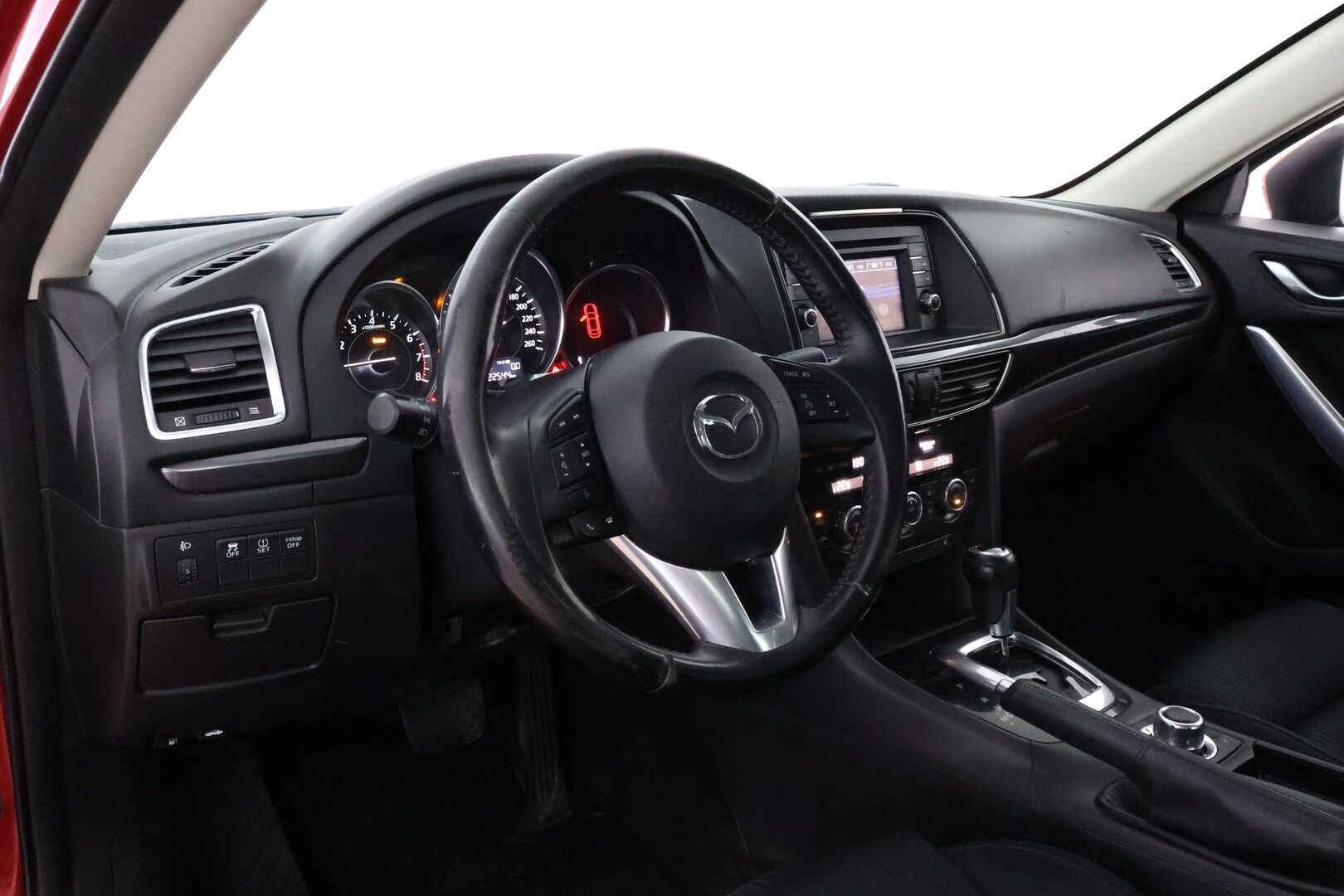 Mazda 6 2013 Sedan 2,0 (165) SKYACTIV-G Premium 6AT 4ov SC1 * 2Om Suomiauto / Vakkari / Lohko & Sisäpistoke / 2x Huippurenkaat! - Vain 2 Omistajaa / Juuri tullut Tampereelle!