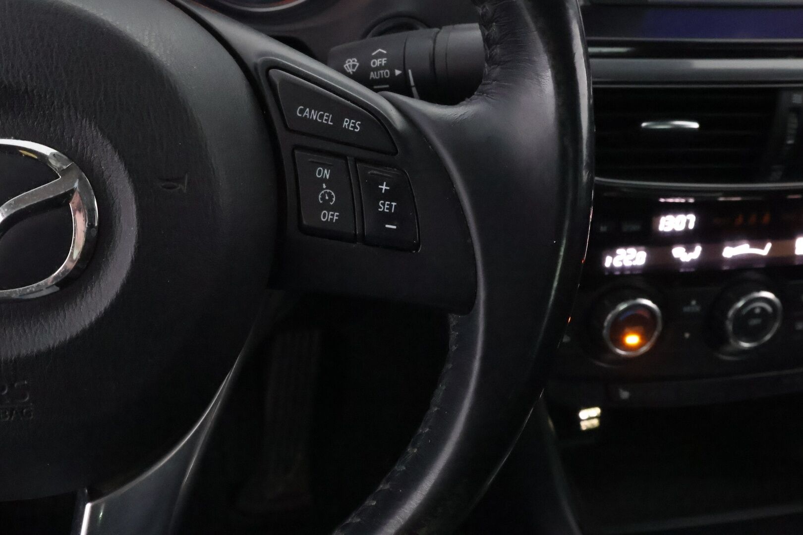 Mazda 6 2013 Sedan 2,0 (165) SKYACTIV-G Premium 6AT 4ov SC1 * 2Om Suomiauto / Vakkari / Lohko & Sisäpistoke / 2x Huippurenkaat! - Vain 2 Omistajaa / Juuri tullut Tampereelle!