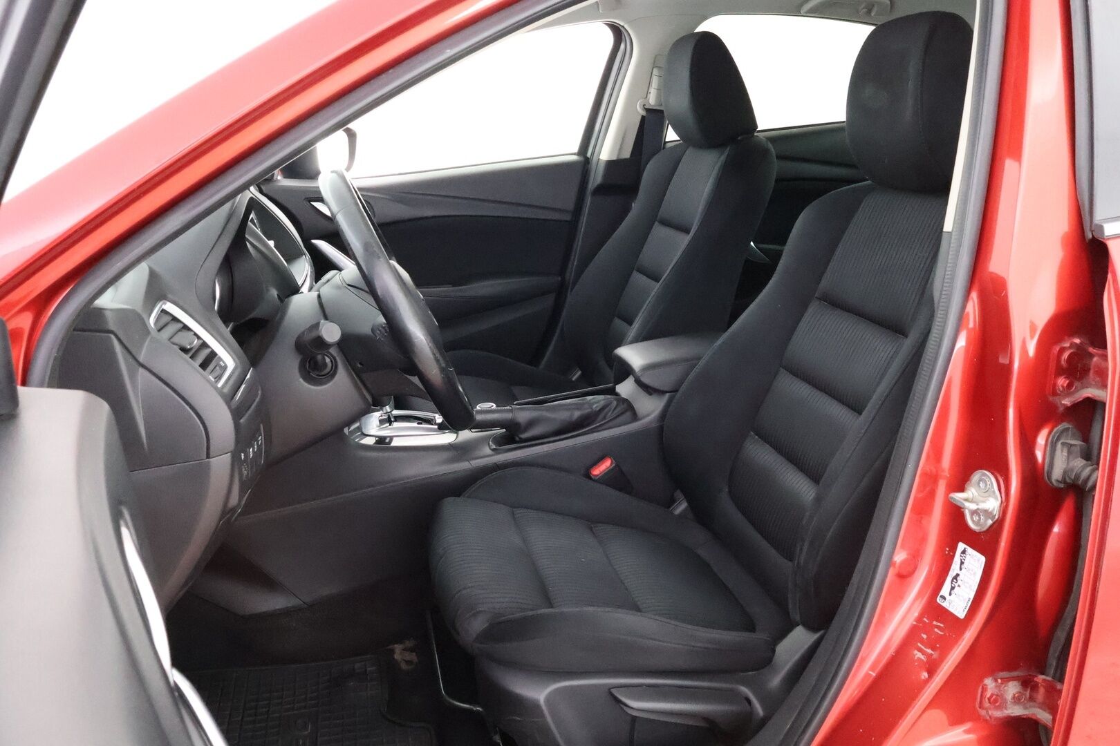 Mazda 6 2013 Sedan 2,0 (165) SKYACTIV-G Premium 6AT 4ov SC1 * 2Om Suomiauto / Vakkari / Lohko & Sisäpistoke / 2x Huippurenkaat! - Vain 2 Omistajaa / Juuri tullut Tampereelle!