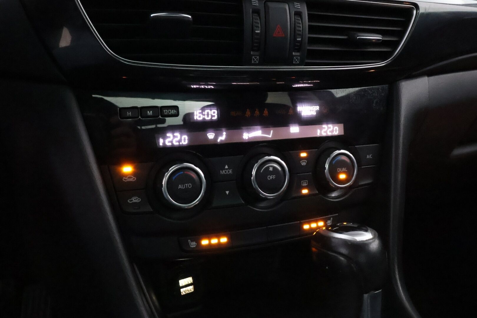 Mazda 6 2013 Sedan 2,0 (165) SKYACTIV-G Premium 6AT 4ov SC1 * 2Om Suomiauto / Vakkari / Lohko & Sisäpistoke / 2x Huippurenkaat! - Vain 2 Omistajaa / Juuri tullut Tampereelle!