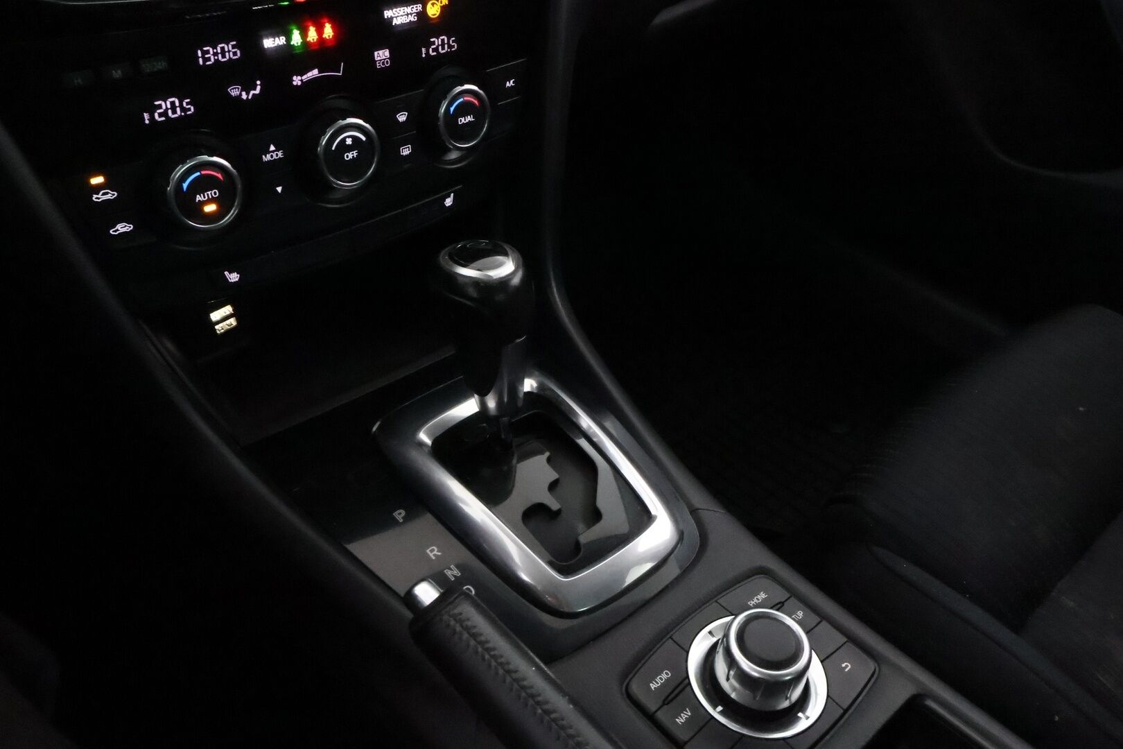 Mazda 6 2013 Sedan 2,0 (165) SKYACTIV-G Premium 6AT 4ov SC1 * 2Om Suomiauto / Vakkari / Lohko & Sisäpistoke / 2x Huippurenkaat! - Vain 2 Omistajaa / Juuri tullut Tampereelle!