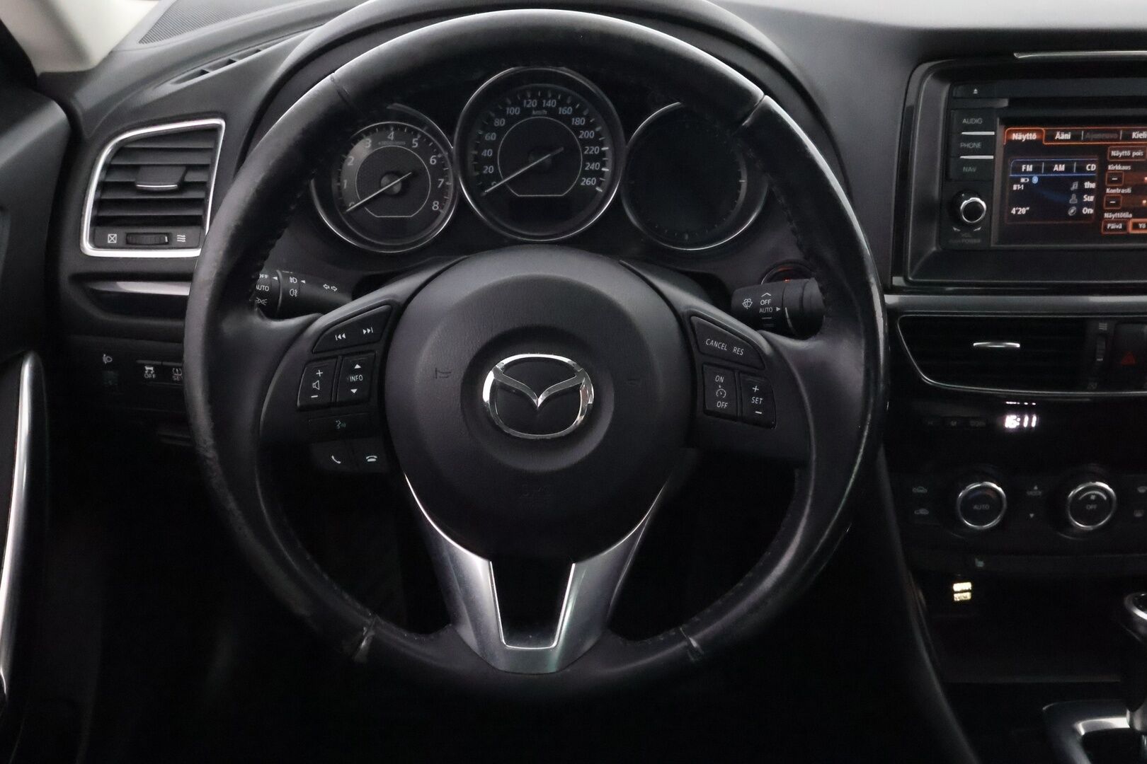 Mazda 6 2013 Sedan 2,0 (165) SKYACTIV-G Premium 6AT 4ov SC1 * 2Om Suomiauto / Vakkari / Lohko & Sisäpistoke / 2x Huippurenkaat! - Vain 2 Omistajaa / Juuri tullut Tampereelle!