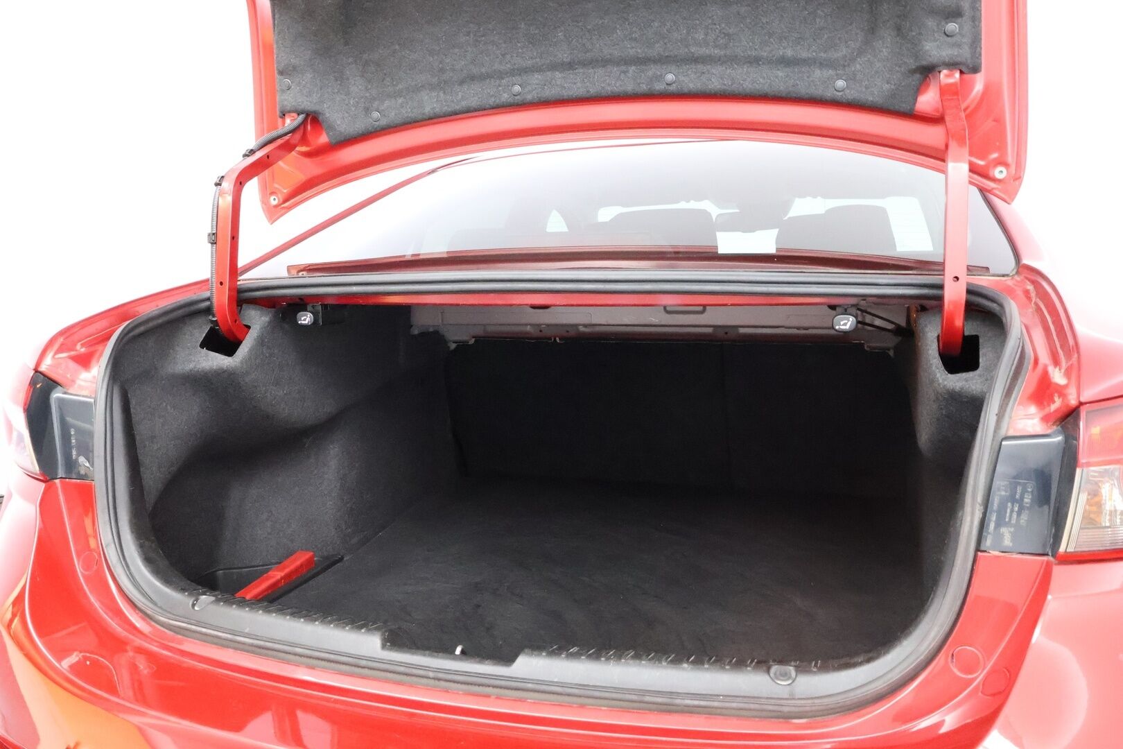 Mazda 6 2013 Sedan 2,0 (165) SKYACTIV-G Premium 6AT 4ov SC1 * 2Om Suomiauto / Vakkari / Lohko & Sisäpistoke / 2x Huippurenkaat! - Vain 2 Omistajaa / Juuri tullut Tampereelle!