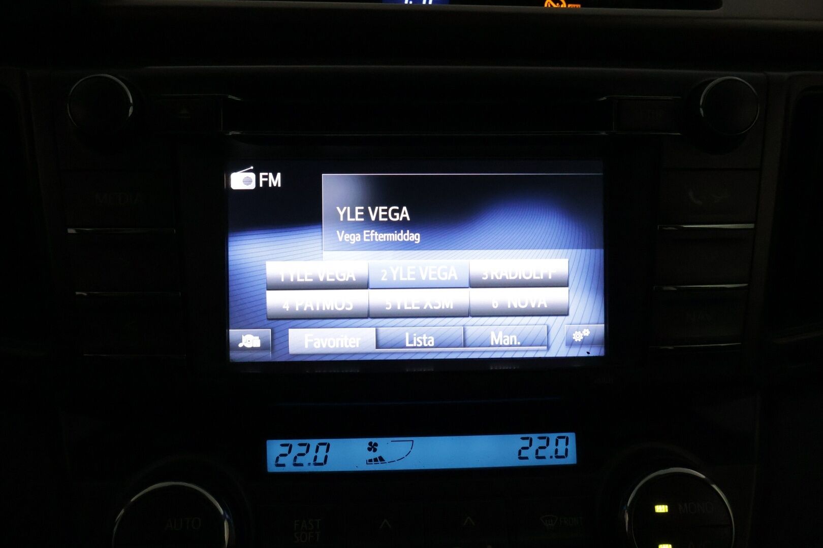 Toyota RAV4 2014 2,0 D-4D AWD Active *YritysOutlet - Myydään vain yrityksille / Webasto / Koukku / Lisävalo / Kamera / Navi * - *Kattavasti varusteltu! / Hyvin huollettu / Kaksilla renkailla ja vetokoukulla!*