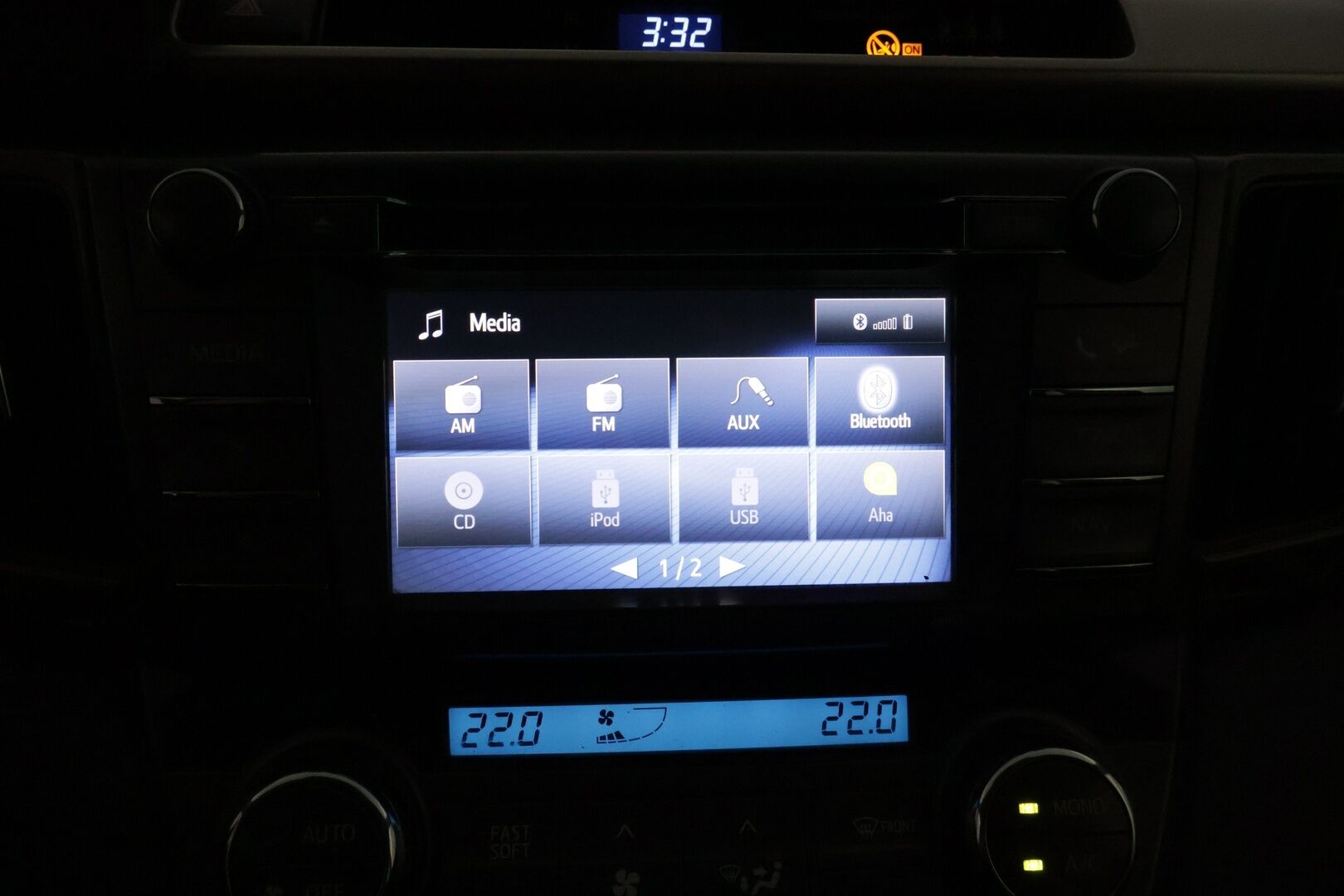 Toyota RAV4 2014 2,0 D-4D AWD Active *YritysOutlet - Myydään vain yrityksille / Webasto / Koukku / Lisävalo / Kamera / Navi * - *Kattavasti varusteltu! / Hyvin huollettu / Kaksilla renkailla ja vetokoukulla!*