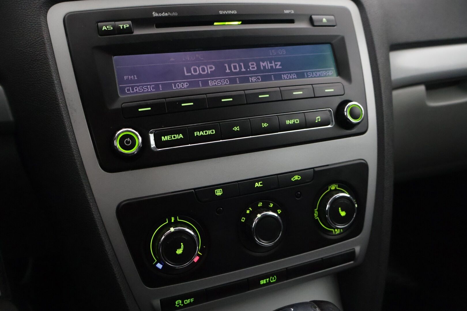 Skoda Octavia 2013 Combi 1,6 TDI Ambiente DSG Autom.** YritysOutlet - Myydään vain yrityksille - Suomi-auto / 2 renkaat / Vakionopeudensäädin / Lohkolämmitin sisäpistokkeella *