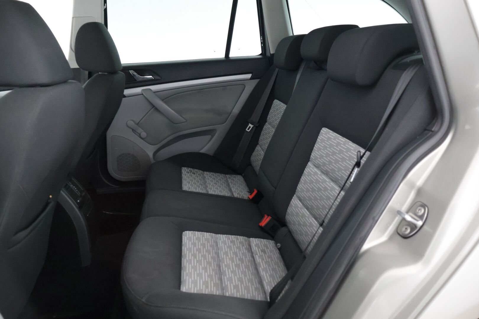 Skoda Octavia 2013 Combi 1,6 TDI Ambiente DSG Autom.** YritysOutlet - Myydään vain yrityksille - Suomi-auto / 2 renkaat / Vakionopeudensäädin / Lohkolämmitin sisäpistokkeella *