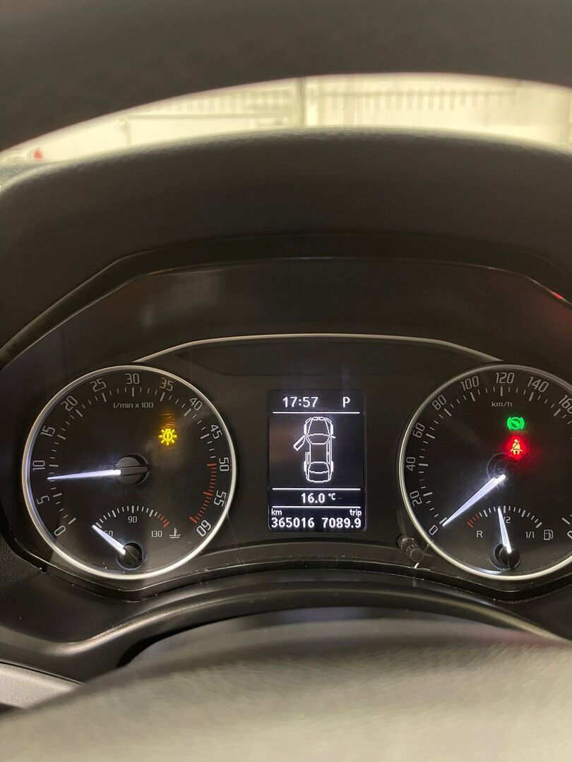 Skoda Octavia 2013 Combi 1,6 TDI Ambiente DSG Autom.** YritysOutlet - Myydään vain yrityksille - Suomi-auto / 2 renkaat / Vakionopeudensäädin / Lohkolämmitin sisäpistokkeella *