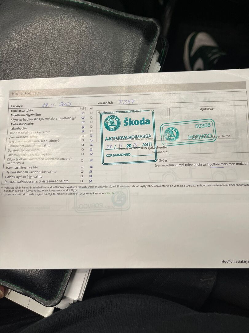 Skoda Octavia 2013 Combi 1,6 TDI Ambiente DSG Autom.** YritysOutlet - Myydään vain yrityksille - Suomi-auto / 2 renkaat / Vakionopeudensäädin / Lohkolämmitin sisäpistokkeella *