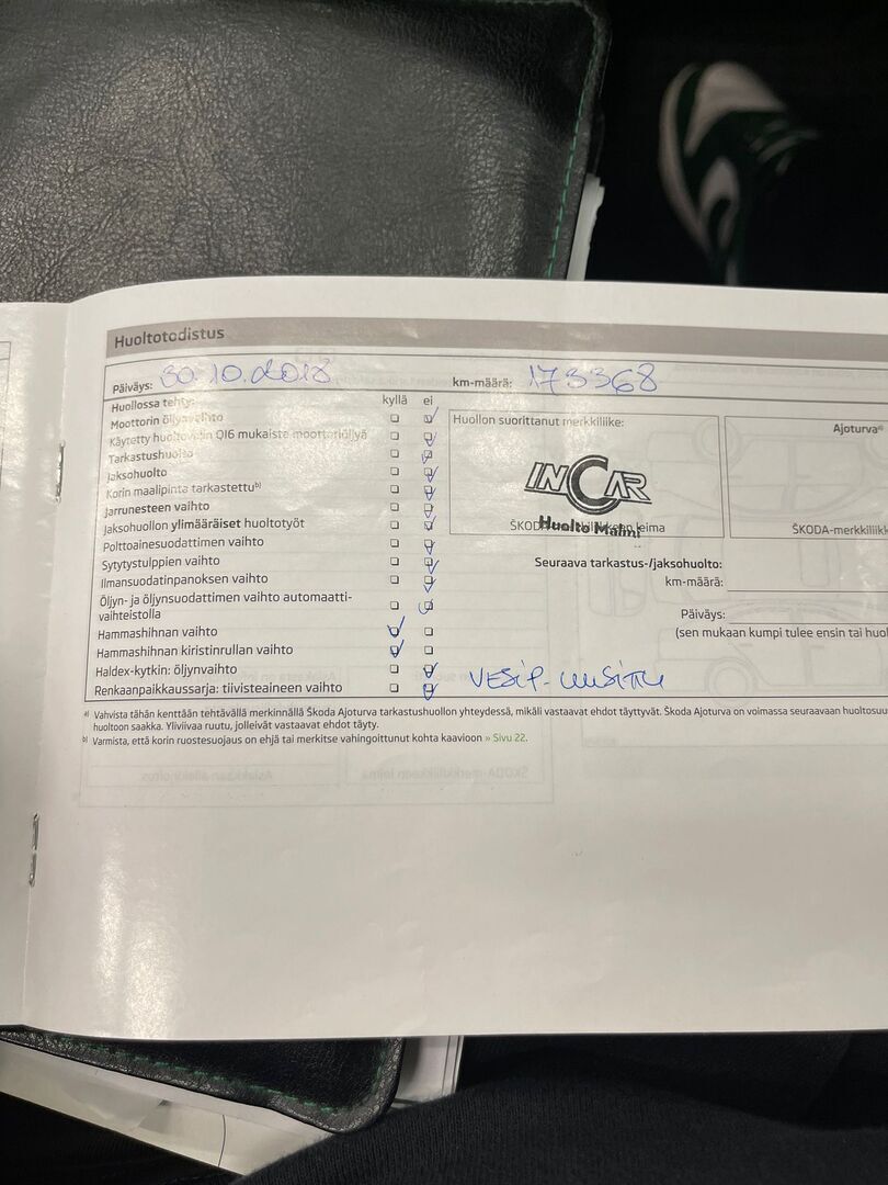 Skoda Octavia 2013 Combi 1,6 TDI Ambiente DSG Autom.** YritysOutlet - Myydään vain yrityksille - Suomi-auto / 2 renkaat / Vakionopeudensäädin / Lohkolämmitin sisäpistokkeella *